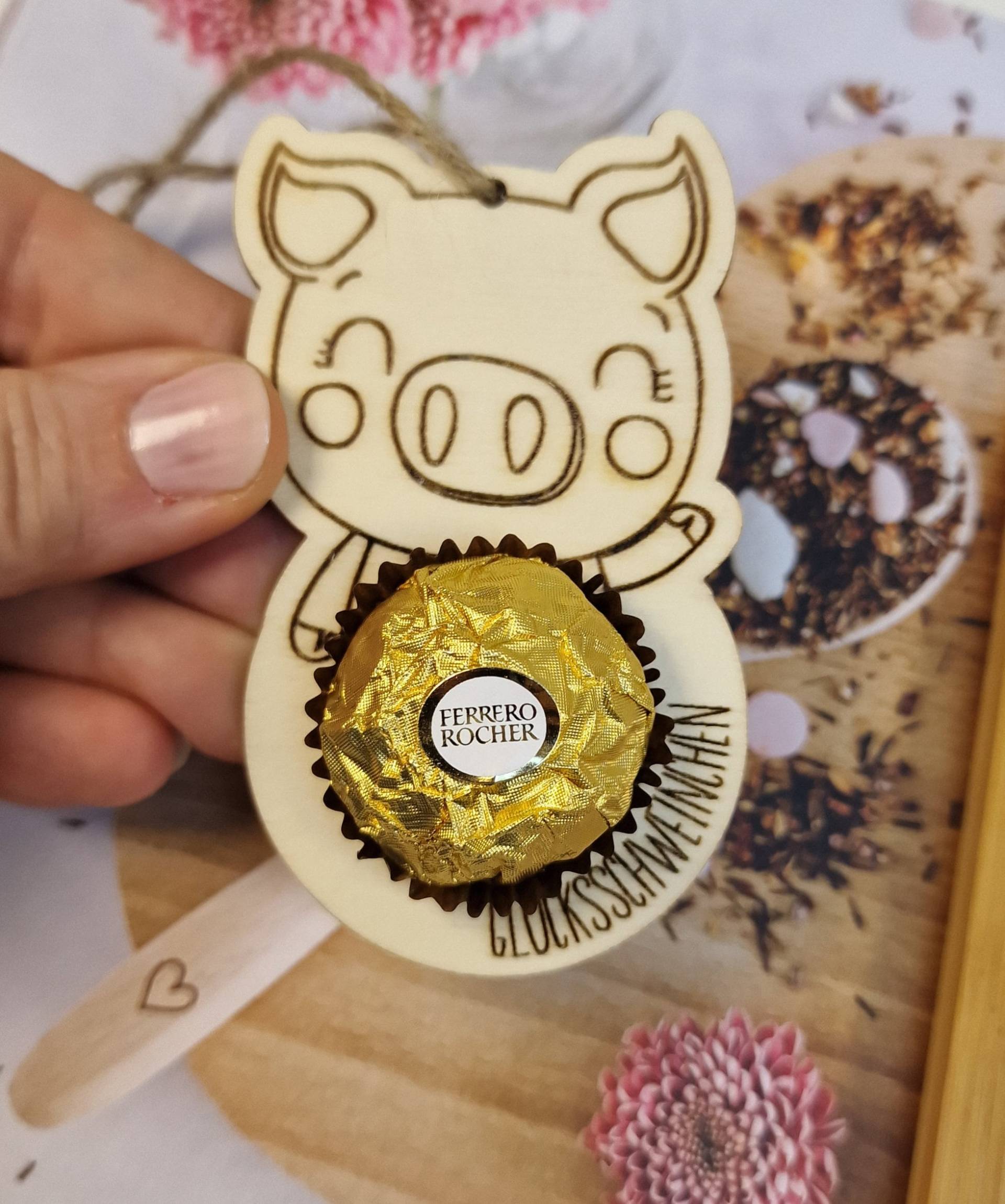 Süßes Giveaway Für Rocher Kugeln Mitbringsel Kleine Geschenke Schweinchen Glücksschwein von Etsy - ElasGeschenke