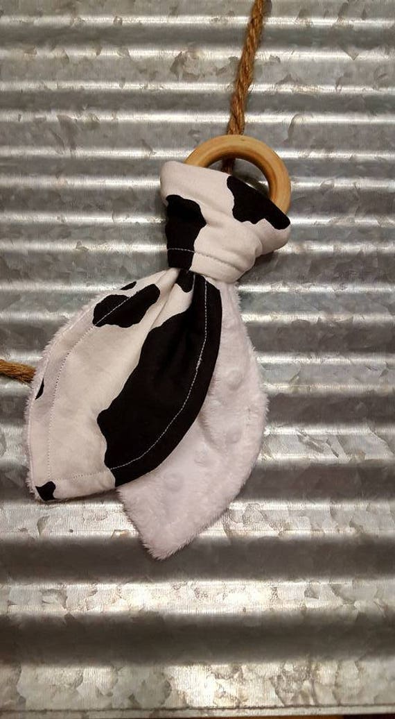 Kuh Print Baby Beißring Holzring, Minky Stoff Kuh Print Baby Beißring Holzring, Minky Stoff von Etsy - EldoraMayAvenue