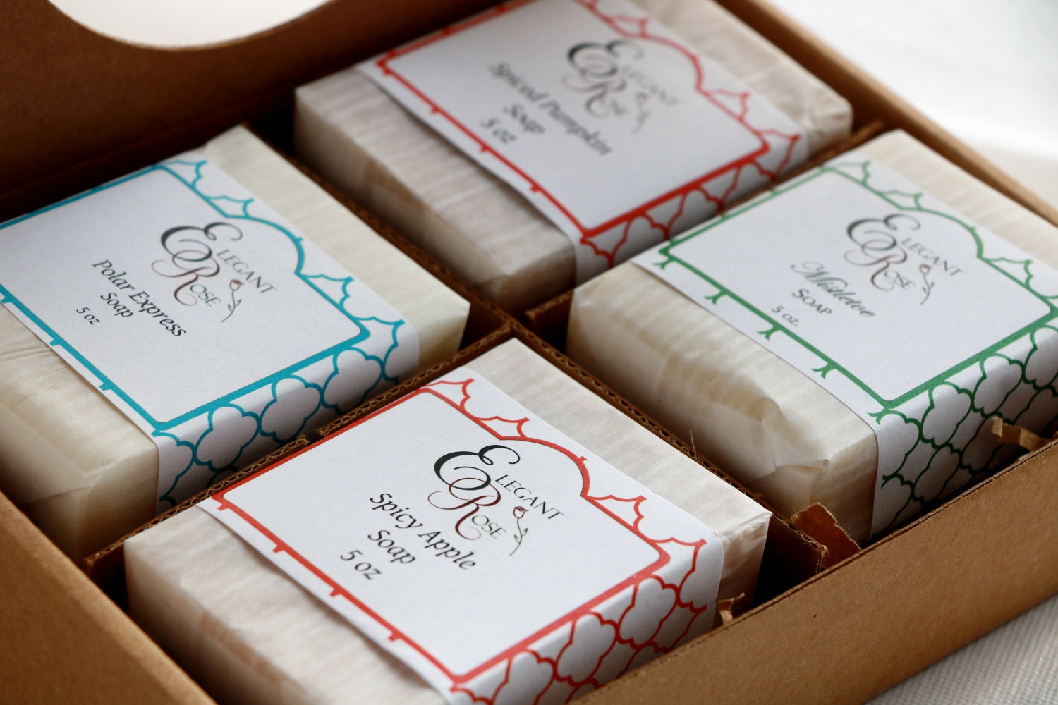 Artisan Seifen-Geschenkset Elegante Rosenboutique, Natürliche Düfte Artisan Seifen-Geschenkset Elegante Rosenboutique, Natürliche Düfte von Etsy - ElegantRoseBoutique