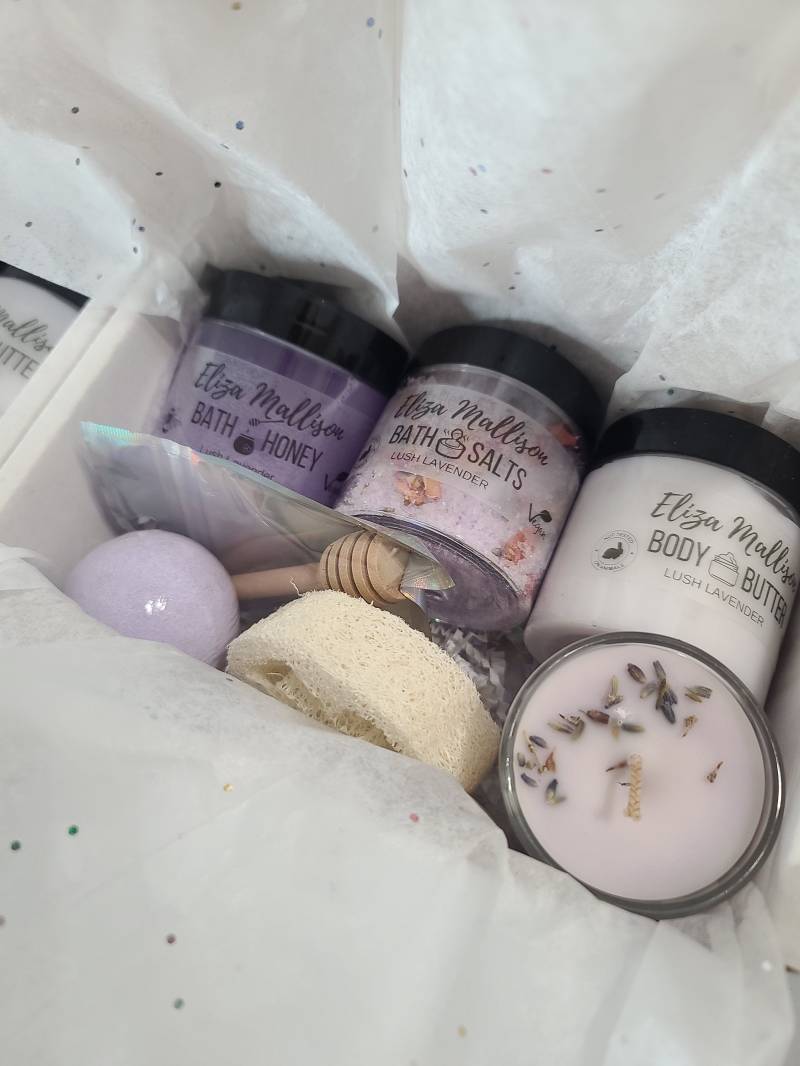 Üppige Lavendel Vegan Spa Geschenkbox | Phthalatfrei Muttertag Geschenkkorb Personalisierte Nachricht Luxus Braut Osterkorb von Etsy - ElizaMallison