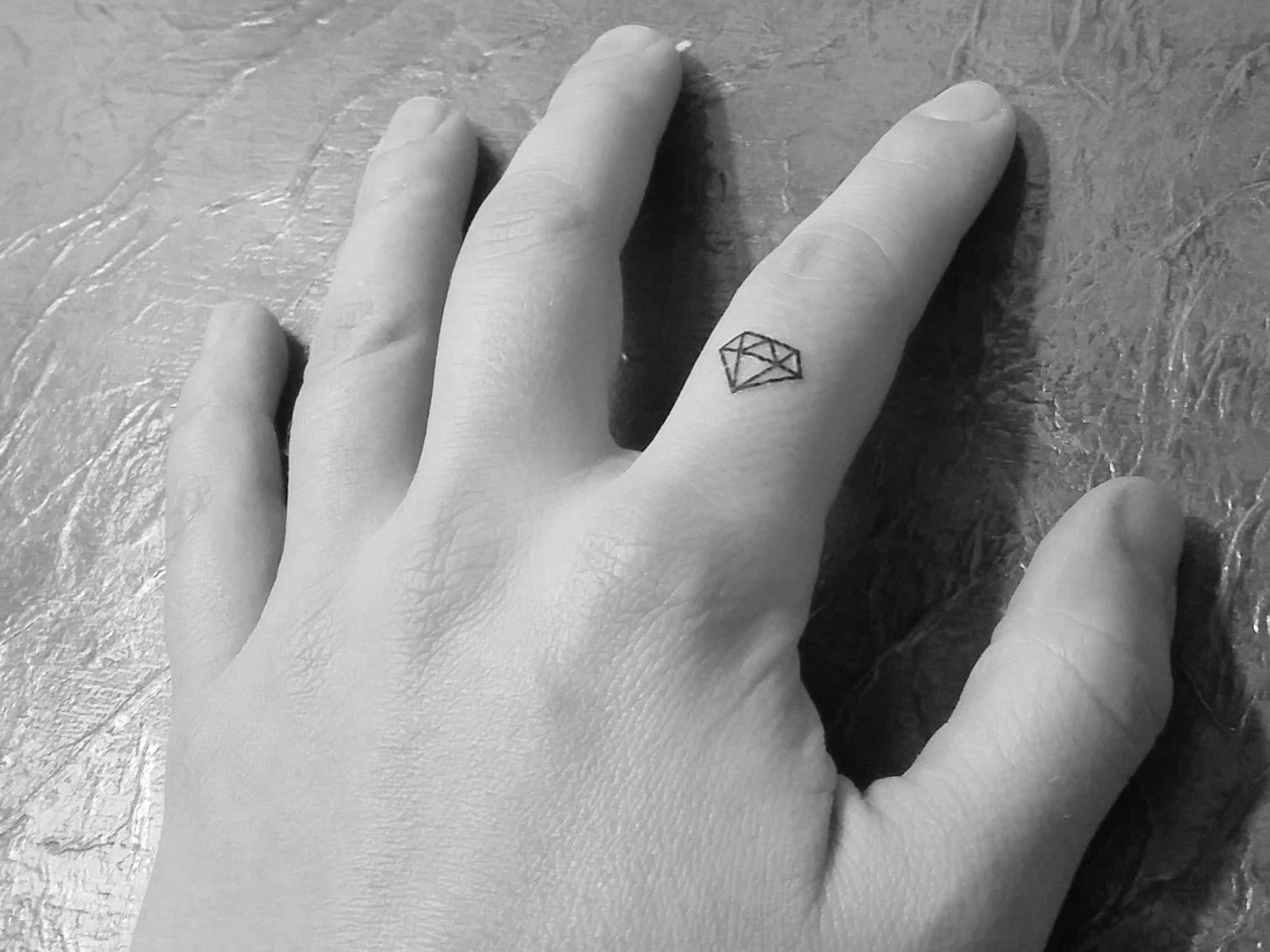 12 Temporäre Diamant-Tattoos/Finger-Tattoos Tattoo Fake-Tattoo Schwarz Klein 12 Temporäre Diamant-Tattoos/Finger-Tattoos Tattoo Fake-Tattoo Schwarz Klein von Etsy - ElyZeSHOP