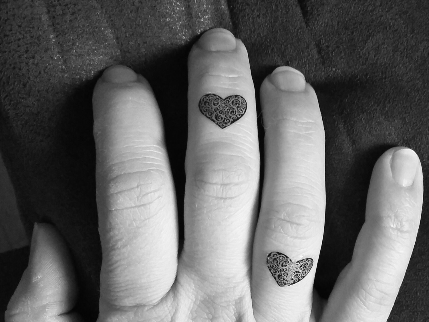 Herz /3 Temporäre Tattoos/Vergängliche Tattoo Fake Schwarz Liebe Valentinstag Herz /3 Temporäre Tattoos/Vergängliche Tattoo Fake Schwarz Liebe Valentinstag von Etsy - ElyZeSHOP
