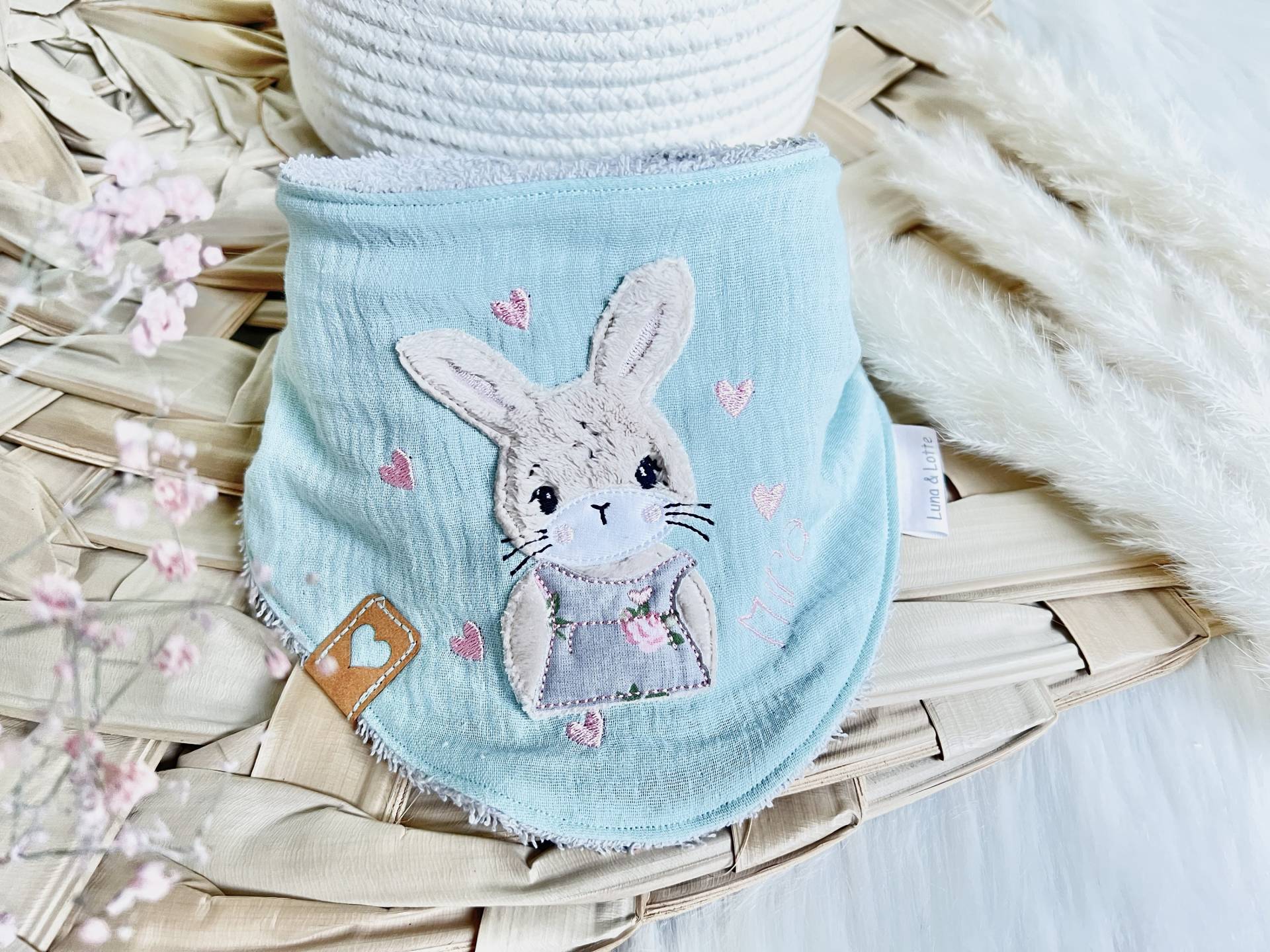 Hase Leni Zart Mint Musselintuch Halstuch Mit Wunschname von Etsy - EmiliasTraumwerkstat