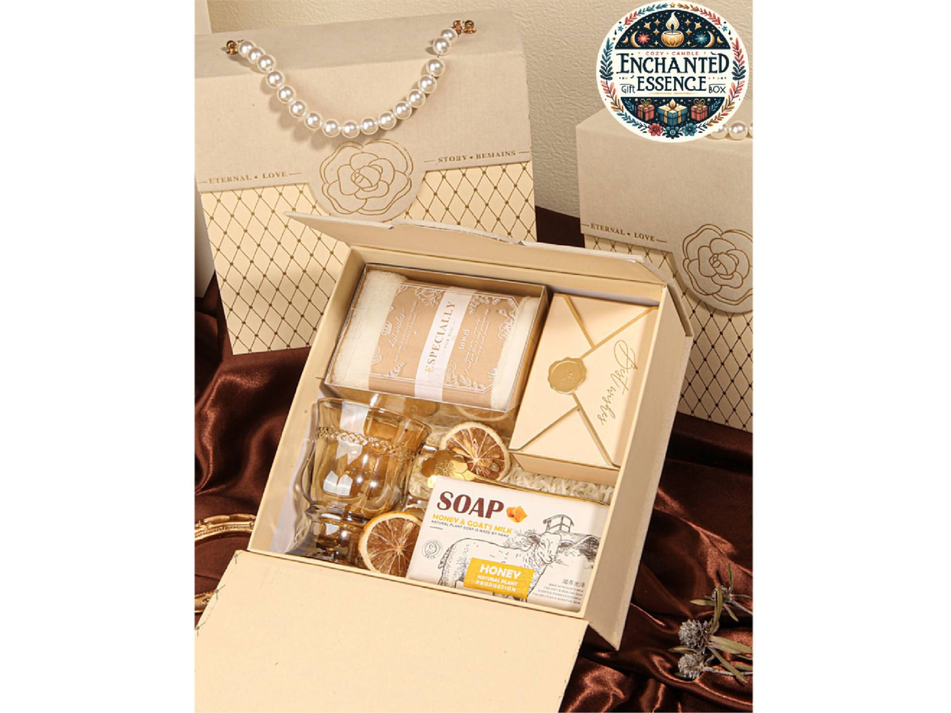 Exquisites Bad Geschenkbox Set Mit Handgefertigter Seife & Kerze, Entspannungsgeschenk Für Sie, Spa Self Care Aromatherapie Handtuch Honig von Etsy - EnchantedEssenceInc