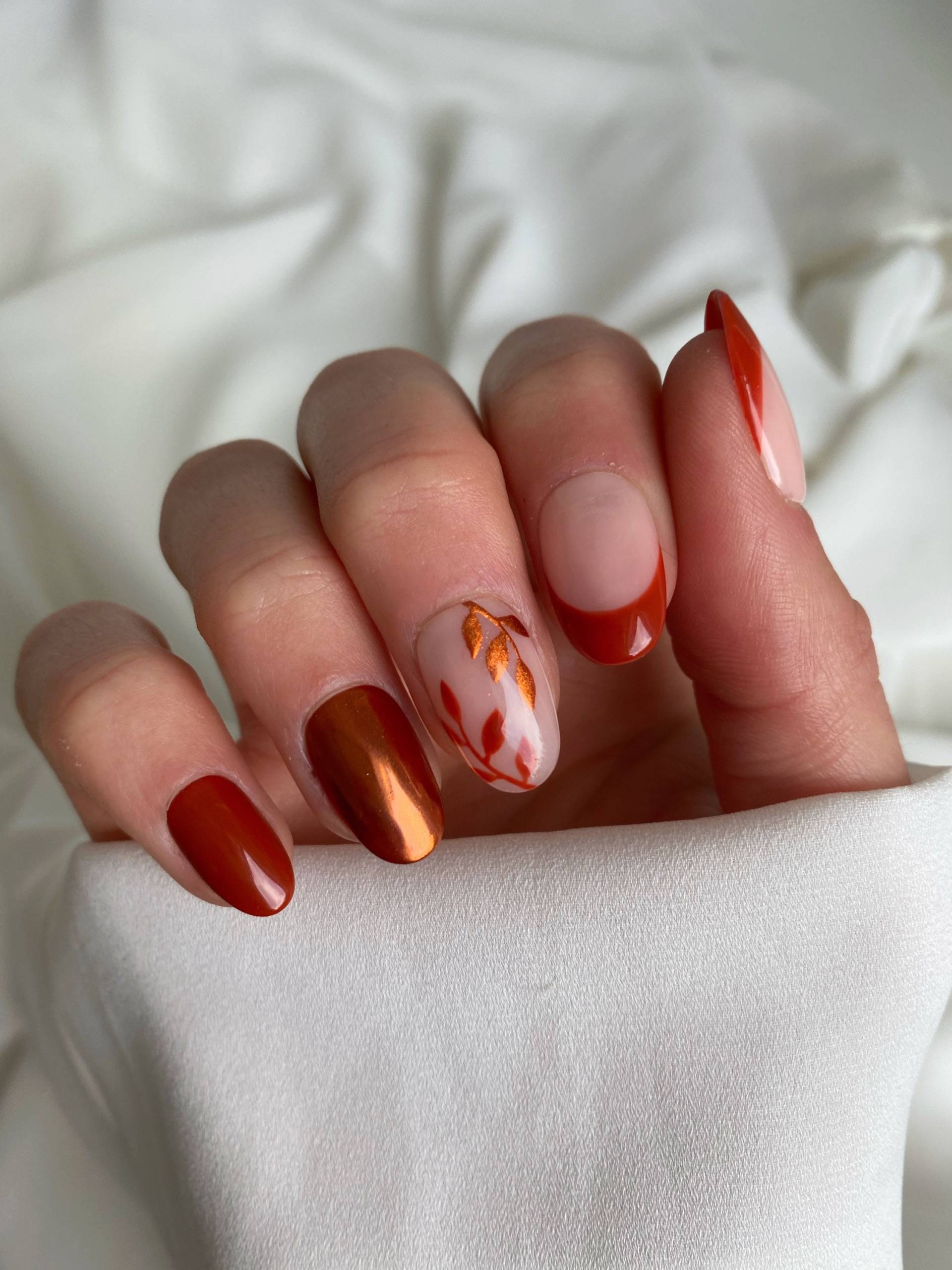 Burnt Orange Leaf Custom Press On Nails | Herbst Stick Falsche Nägel von Etsy - Enroutenails