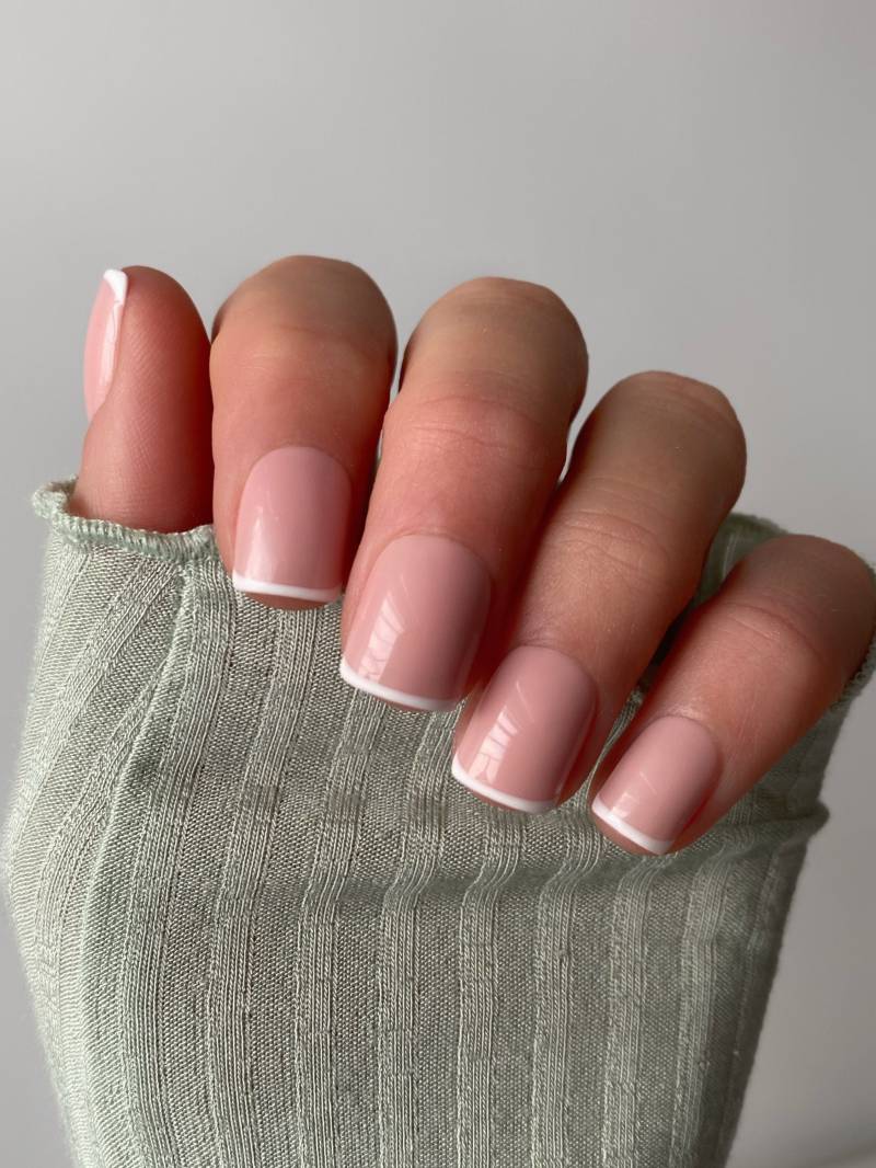 Micro French Manicure Benutzerdefinierte Drücken Sie Auf Die Nägel | Kurze Falsche Weiße Spitzen Stick On Nails von Etsy - Enroutenails