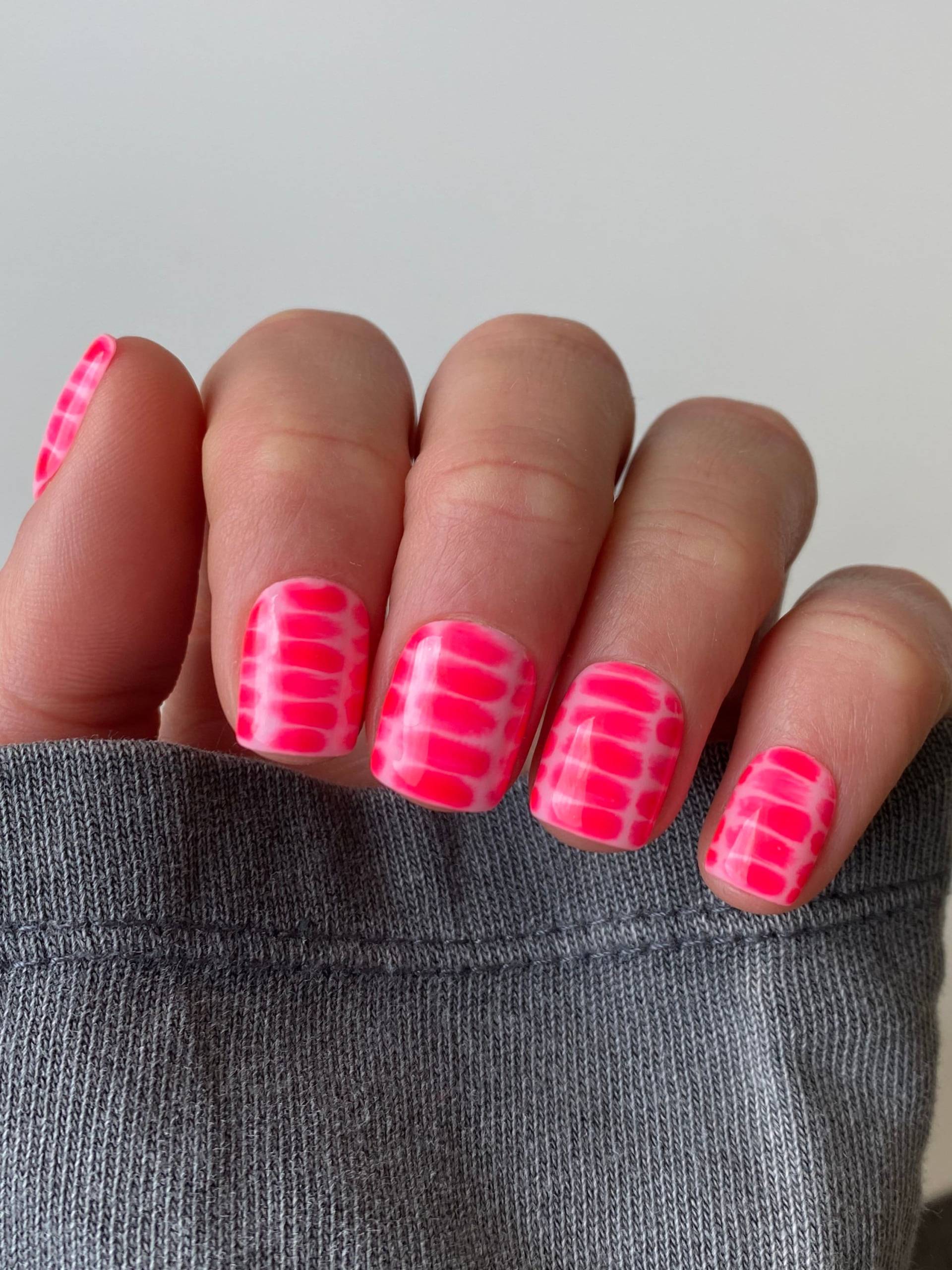Pink Tie Dye Benutzerdefinierte Drücken Sie Auf Die Nägel | Koralle Falsche Neon Gefälschte von Etsy - Enroutenails