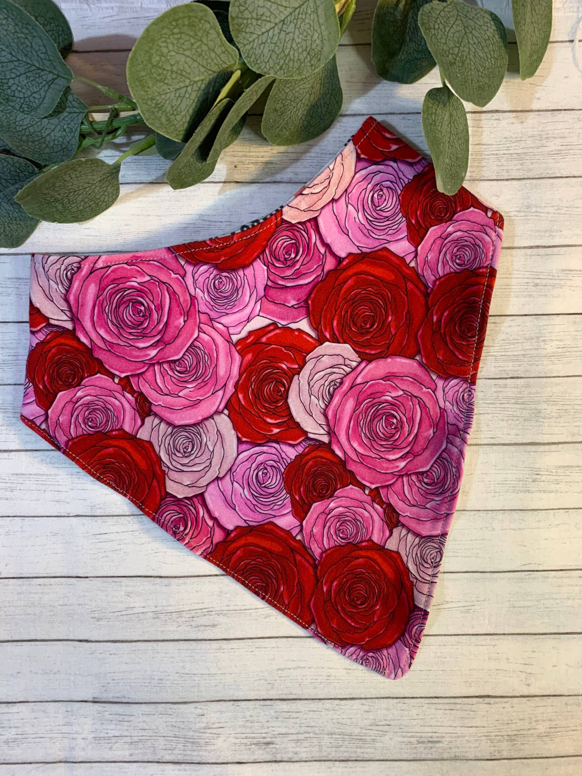 Großes Mädchen Hot Pink Rosen Wasserdicht Bandana Lätzchen Besondere Bedürfnisse Teen Drool Erwachsene Würde Schals Liebe Umarmungen von Etsy - EspeciallyUniqueInc