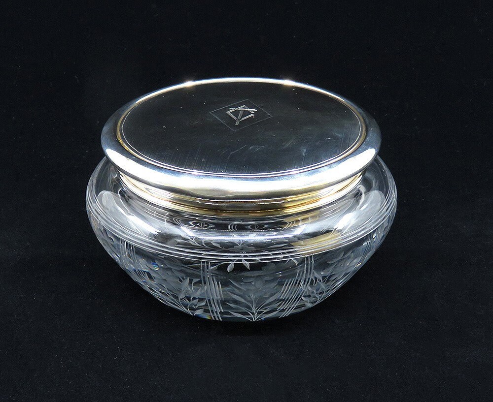 Große 1919 Gorham Sterling Silber Glas Pulver Eitelkeit Kommode Box 5 3/4 " von Etsy - EssexRiverAntiques