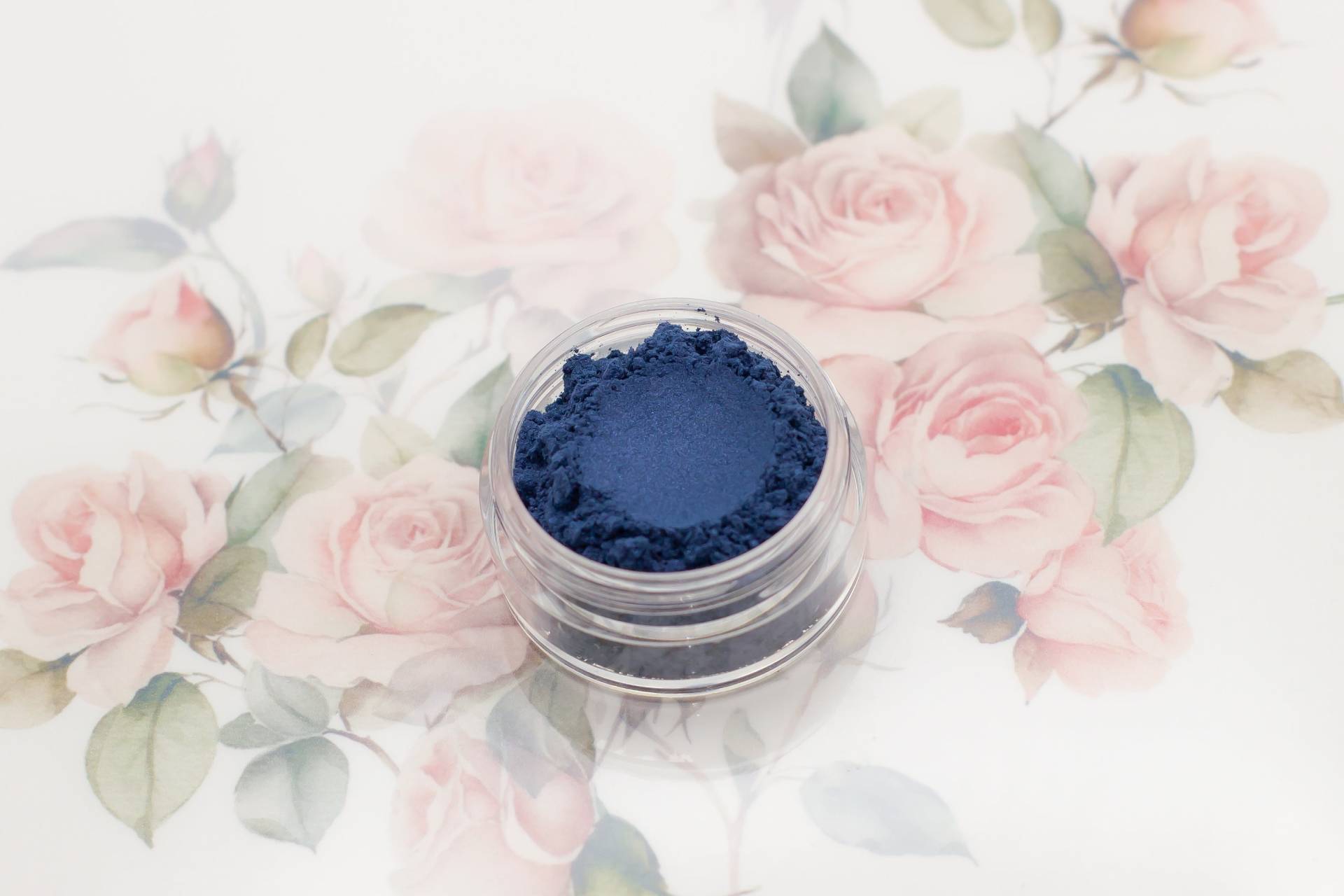 Dunkelblauer Schimmer Lidschatten - "Oceans" Sapphire Vegan Mineral Makeup von Etsy - Etherealle