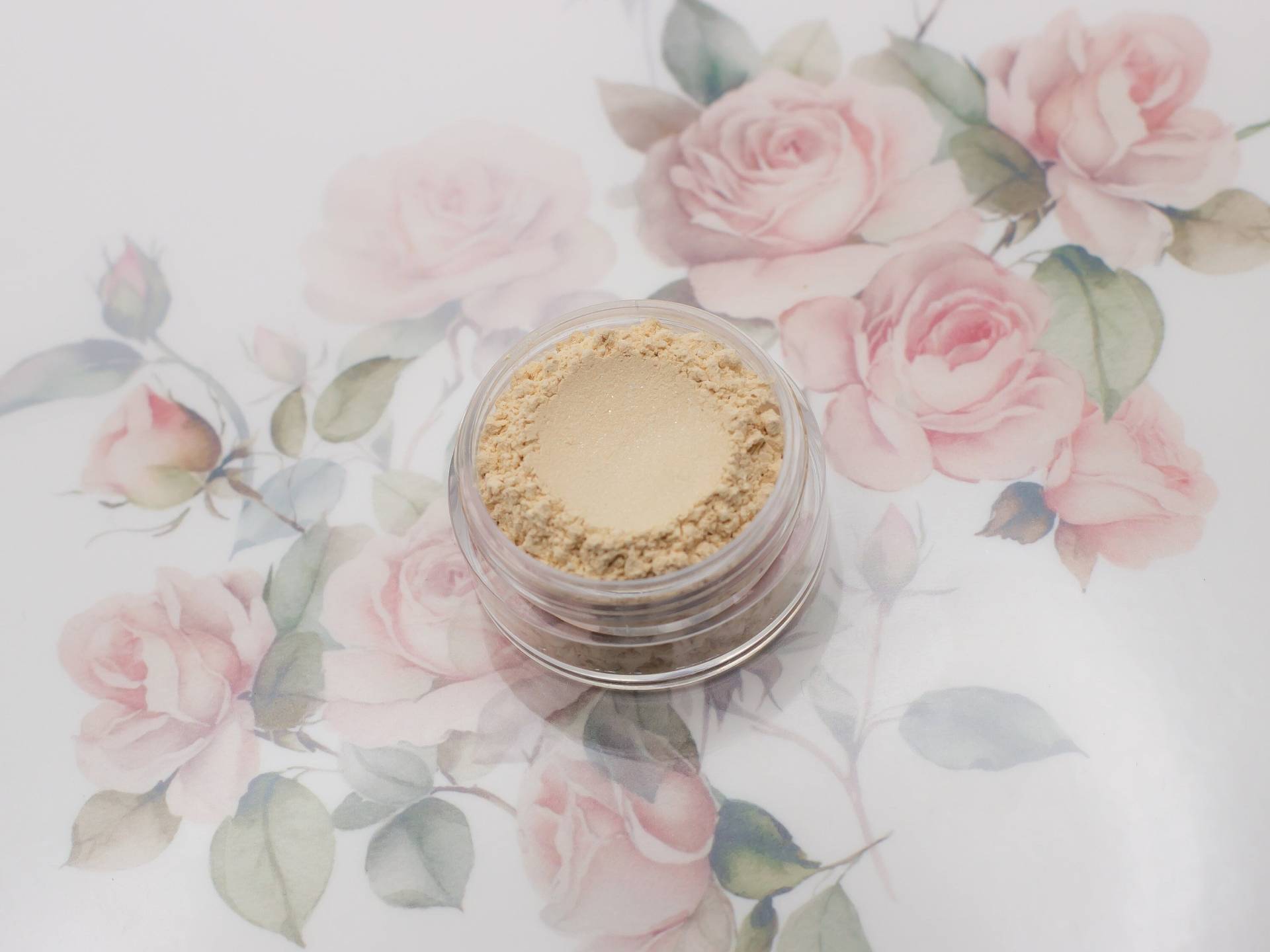 Elfenbein/Cremefarbener Lidschatten - "Buttercreme" Vegan Mineral Makeup." von Etsy - Etherealle