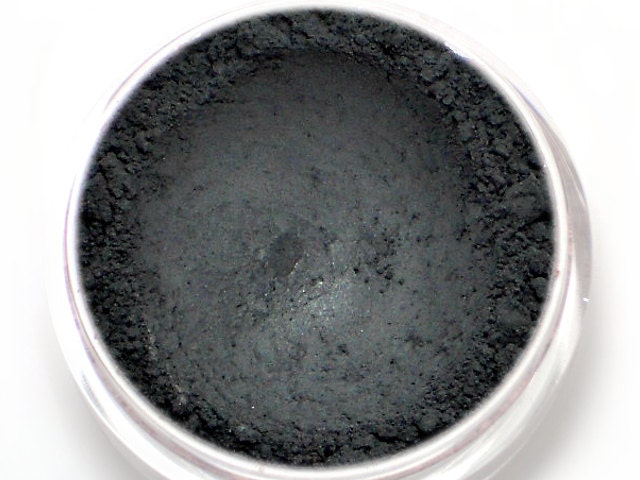 Matter Schwarzer Lidschatten - "Nero" Opaque Black Vegan Mineral Makeup." von Etsy - Etherealle