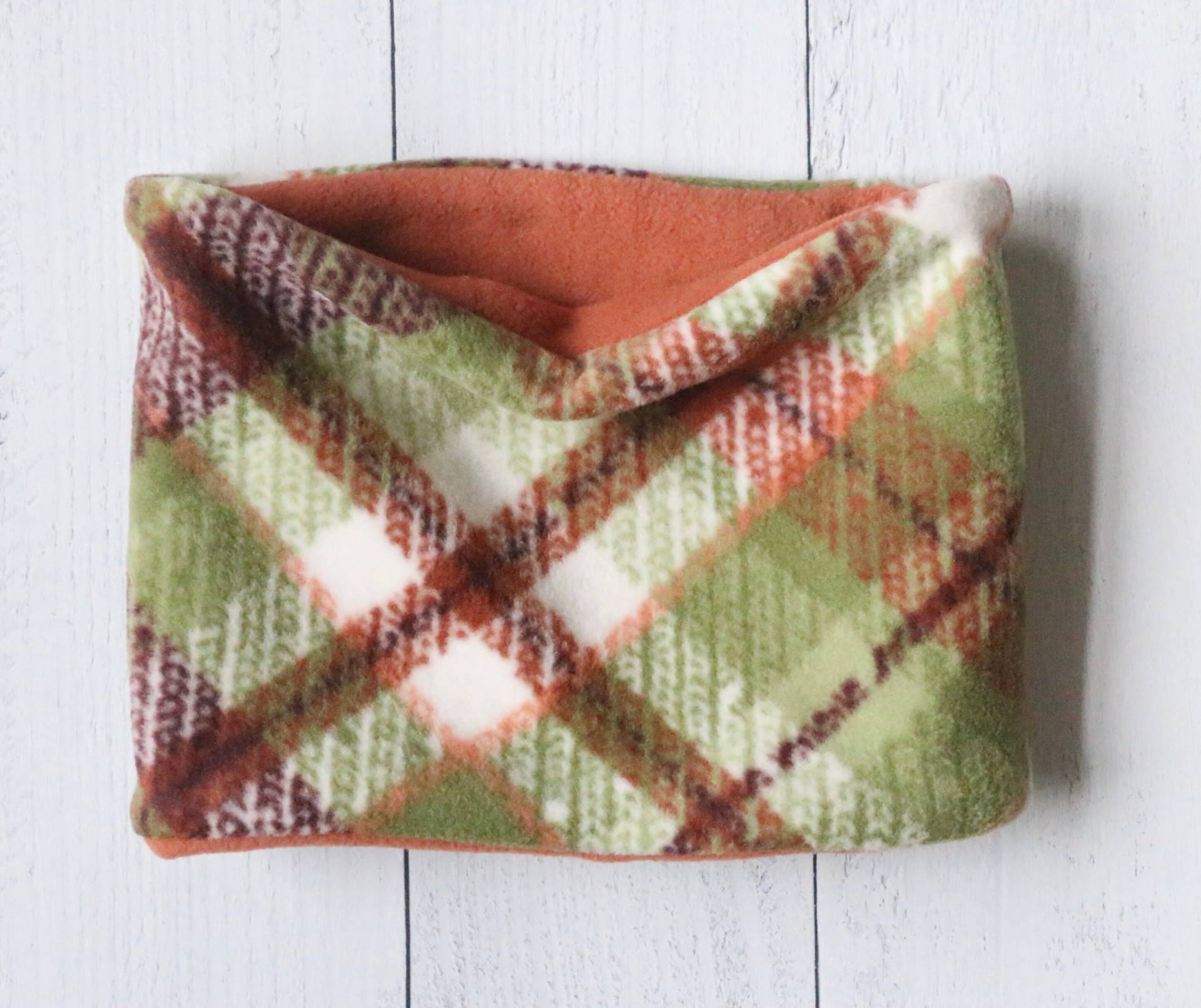 Cinnamon + Farn Plaid Fleece Wendehalswärmer von Etsy - EverJolie