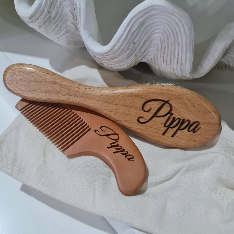 Holz Personalisierte Baby Bürste Und Kamm-Set | Haarbürste Benutzerdefinierter Name Baby-Haarbürste Andenken Geschenk Neue Mama Baby-Dusche-Geschenk von Etsy - EvermoreGiftsAU