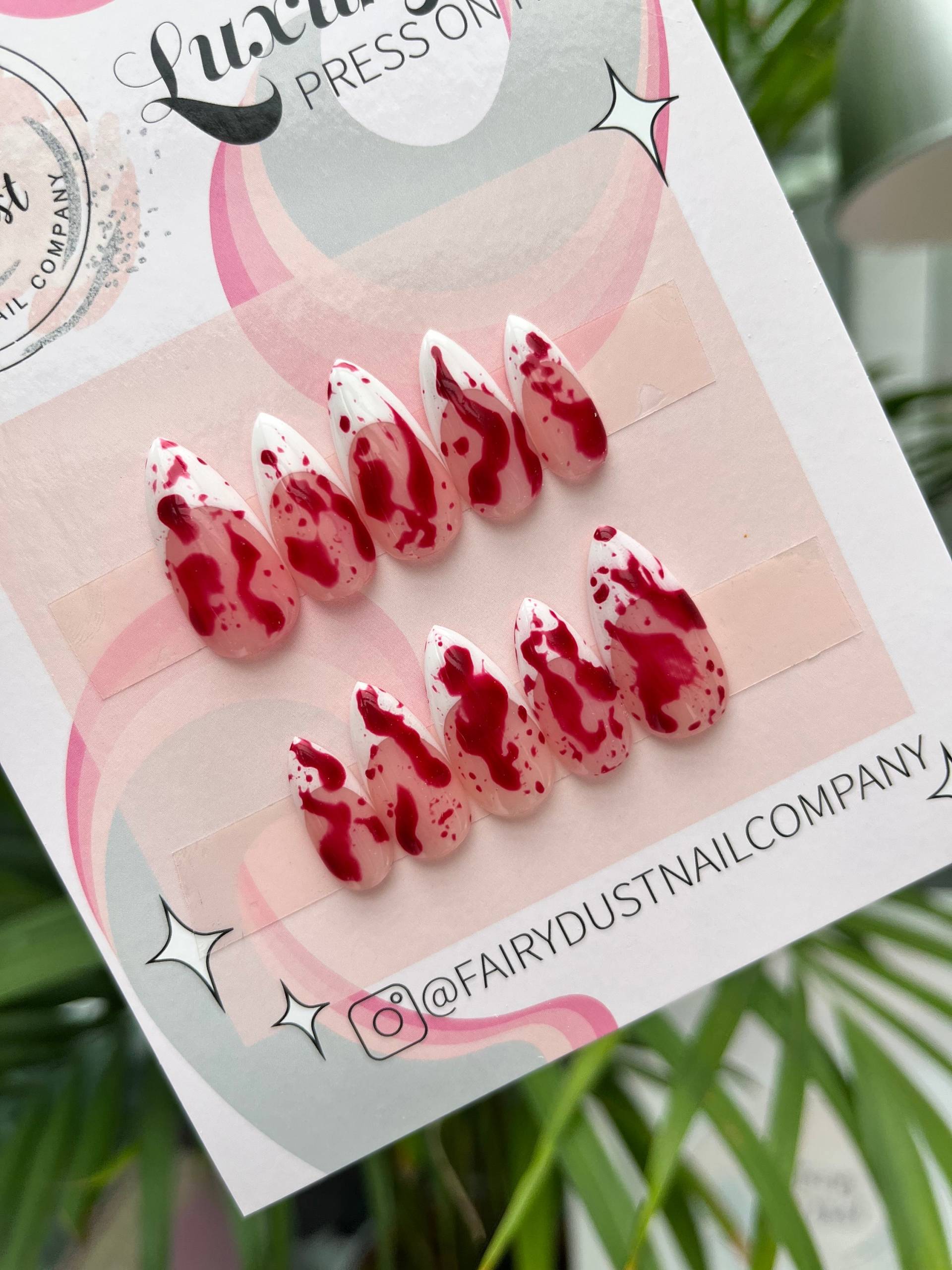 Blut Bespritzt Französisch Maniküre Drücken Sie Auf Die Nägel | Gothic Presse Halloween Kleben Zum Aufbügeln Falsche von Etsy - Fairydustnailcompany