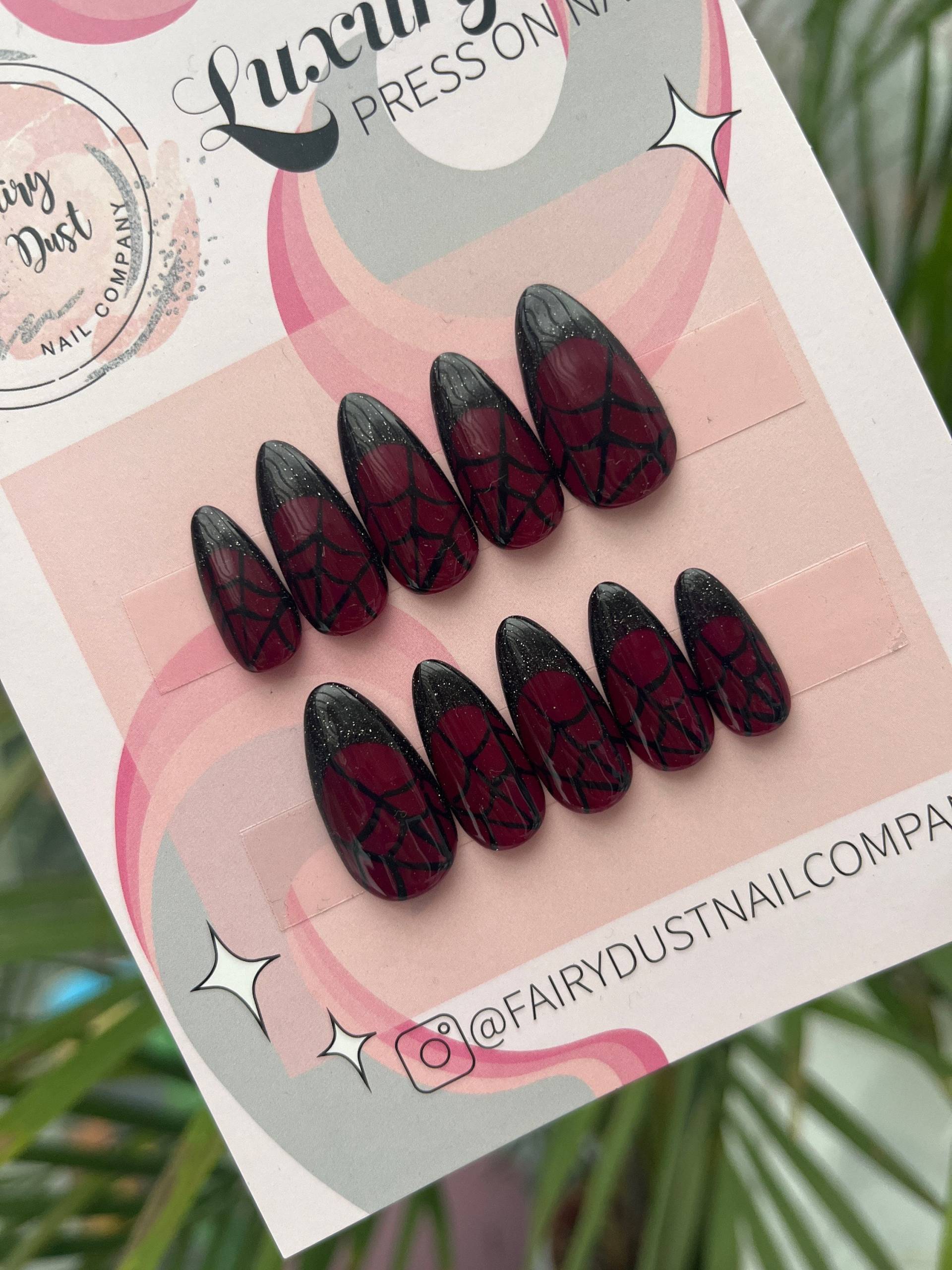 Dunkelrotes Und Schwarzes Spinnennetz Lichtreflektierende French Manicure Press On Nails | Gothic Nägel Nägel Kleben Auf Halloweens von Etsy - Fairydustnailcompany