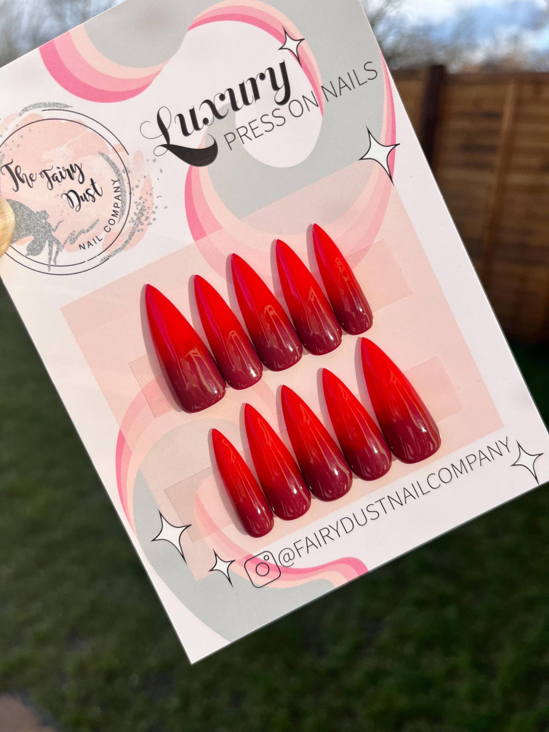 Rot Und Dunkelrot Ombré Drücken Sie Auf Die Nägel | Kleben Nägel Künstliche Falsche Gothic Halloween von Etsy - Fairydustnailcompany