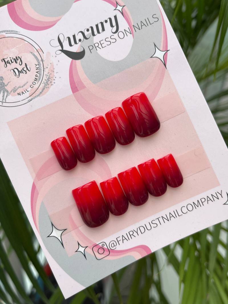 Rot Und Dunkelrot Ombré Drücken Sie Auf Die Nägel | Kleben Nägel Künstliche Falsche Gothic Halloween von Etsy - Fairydustnailcompany