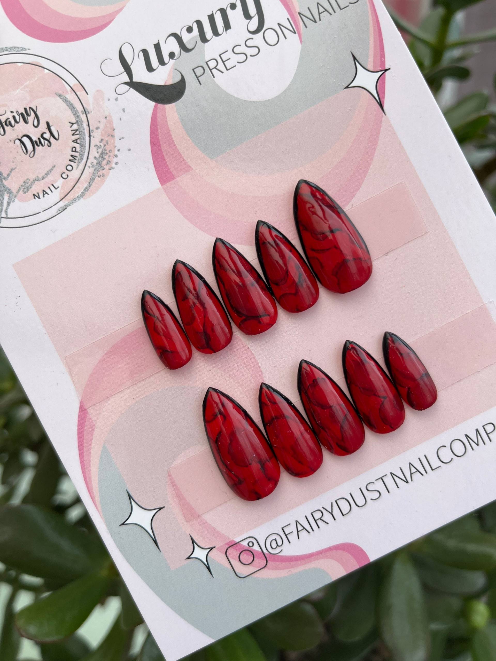 Rot Und Schwarz Marmor Drücken Sie Auf Die Nägel | Künstliche Falsche Gothic Kleber Nägel von Etsy - Fairydustnailcompany