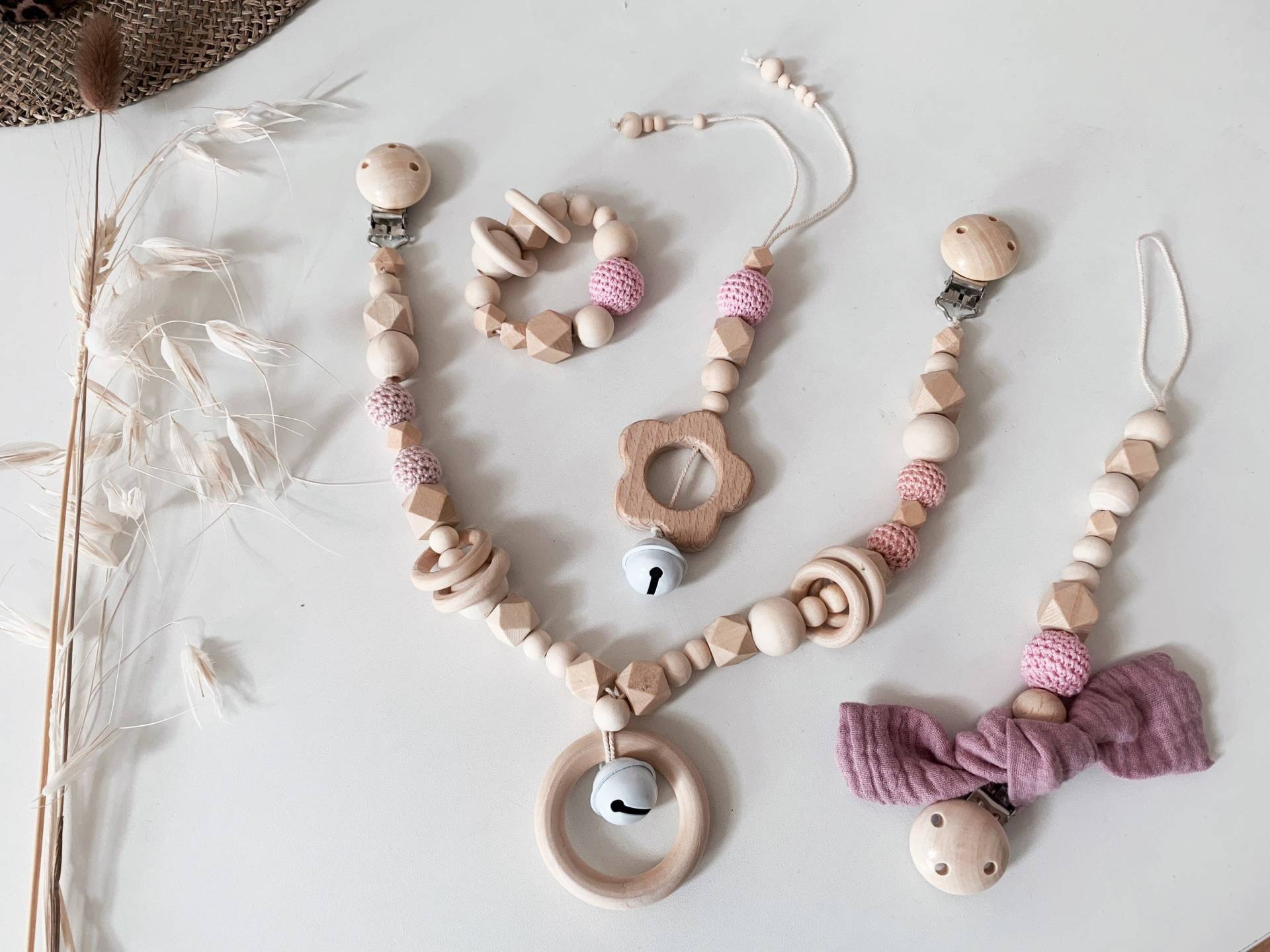 Set Kinderwagenkette, Schnullerkette Mit Name Und Greifling Aus Holz, Maxi Cosi Anhänger, Geschenkset.geschenk Für Baby von Etsy - FancylittlethingsDE