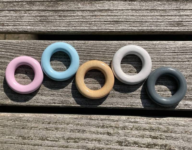 Holzringe Für Schnullerkette, 36x8mm, 2 St., Verschiedene Farben | Schweiss - Und Speichelfest von Etsy - FarbenspielSchmuckJG