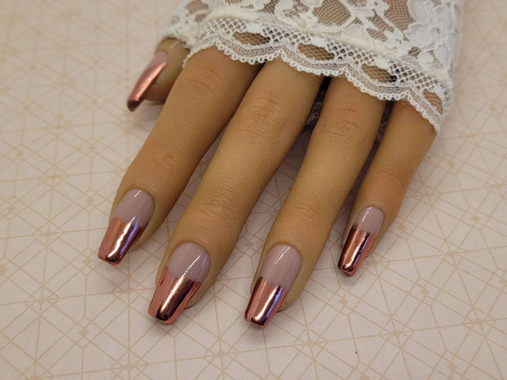 Elegante Press-On Nails - Metallic Copper Ombre Handbemalt Custom Size von Etsy - FarinaFeeDesign