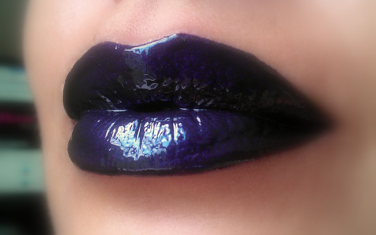 Layla Purple - Schwarz Mit Lila Schimmer Lip Gloss Vegan Glutenfrei Frisch Handgemacht Grausamkeitsfrei Layla Purple - Schwarz Mit Lila Schimmer Lip Gloss Vegan Glutenfrei Frisch Handgemacht Grausamkeitsfrei von Etsy - FierceMagenta