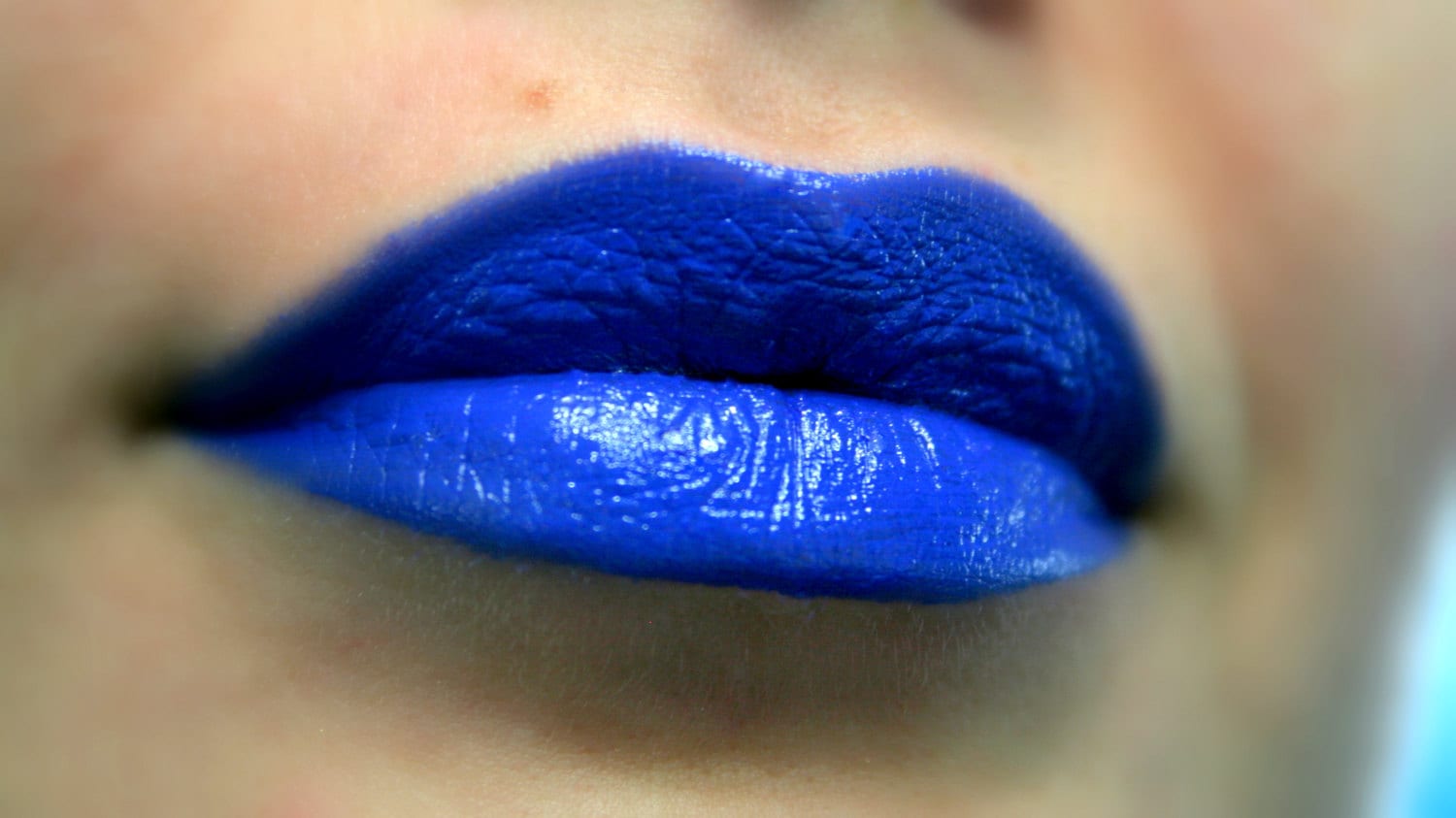 Ultramarine - Blauer Pflegender Lippenstift Ganz Natürlich von Etsy - FierceMagenta