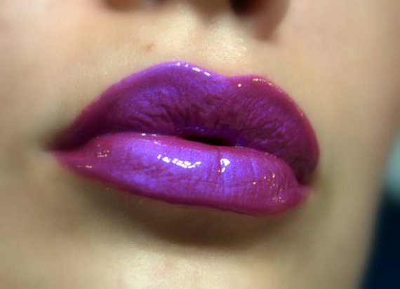 Wilde Pflaume - Duochrome Lila Blau Lipgloss Vegan Glutenfrei Frisch Handgemacht Ohne Tierversuche von Etsy - FierceMagenta