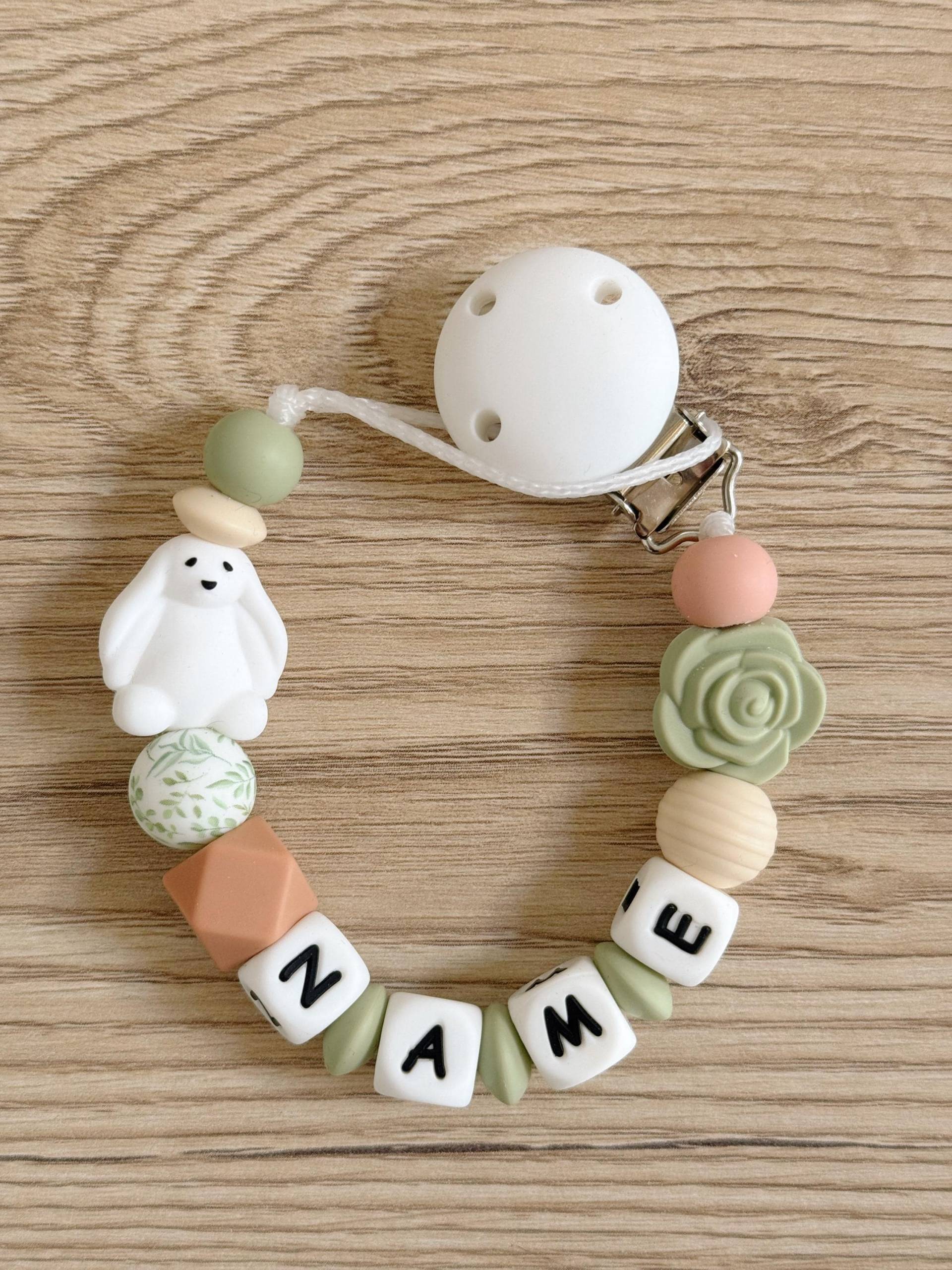 Personalisierte Schnullerkette Mit Name - Tiermotiv Hase Wunschfarben Handmade Personalisierte Schnullerkette Mit Name - Tiermotiv Hase Wunschfarben Handmade von Etsy - Fiorellinoarticles