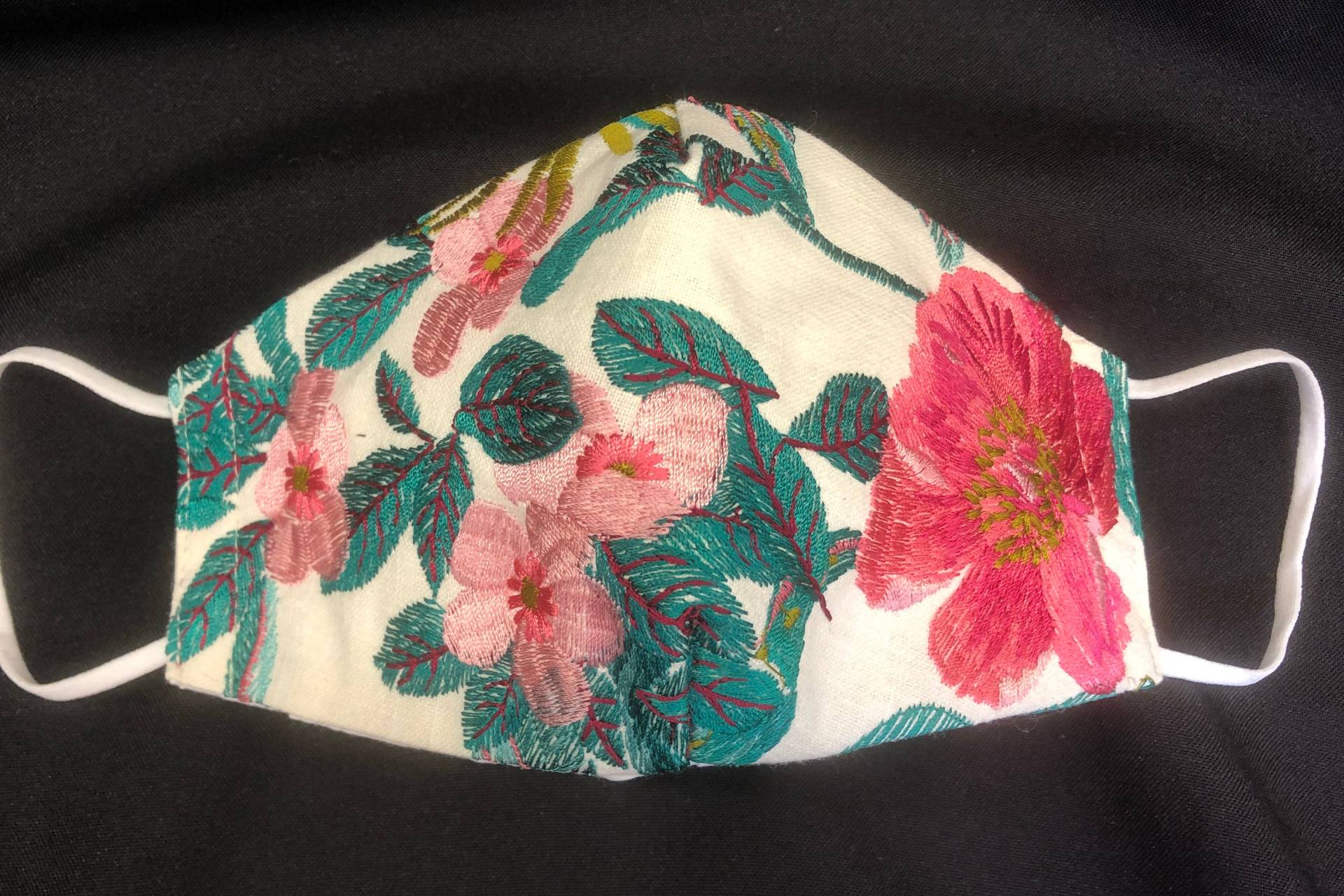 Bestickte Florale Gesichtsmaske-Bestickte Baumwollmaske-3 Lagenfilter Taschen-Nasendraht-Verstellbare Ohrschlaufen-Usa Made-Floral Maske von Etsy - FlorenceRyza