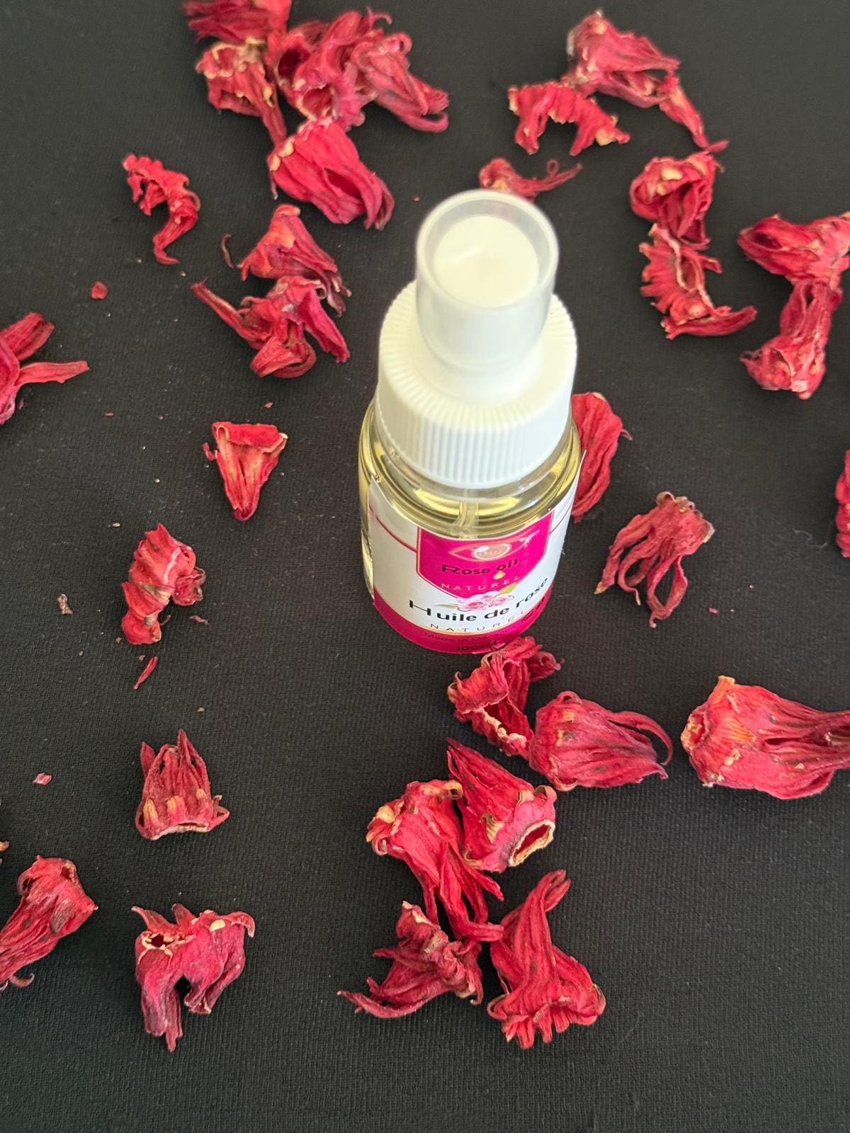 Reines Rosenöl - Luxuriöses Hautpflege-Elixier Reines Rosenöl - Luxuriöses Hautpflege-Elixier von Etsy - FlowersMgouna