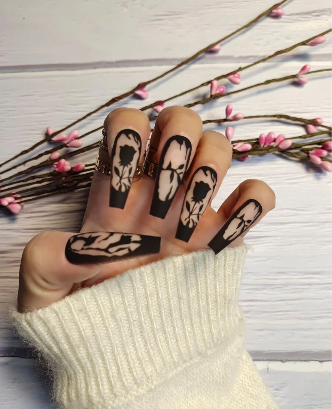 Langer Sarg Rosenmuster Press On Nails | Halloween Nägel Black von Etsy - FlyGirlThing