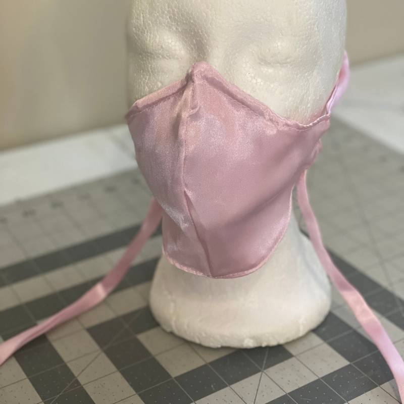 Pinke Krawatten Maske, Satin Gesichtsmaske Mit Krawatten. Nasendraht Atmungsaktive Gesichtsmaske, Bequeme Maske. Wiederverwendbar, Waschbar. Rosa von Etsy - FrankDepositClothing