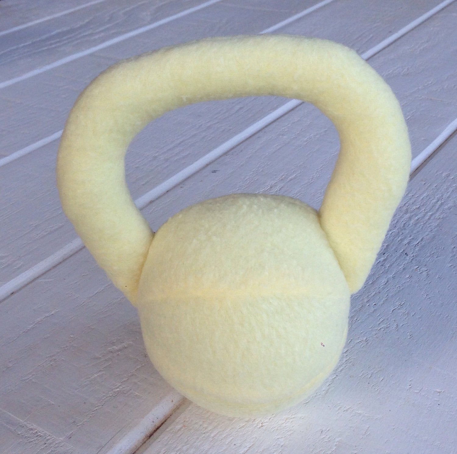 Gefüllte Kettlebell Rassel, Gelb Gefüllte Kettlebell Rassel, Gelb von Etsy - FunWraps