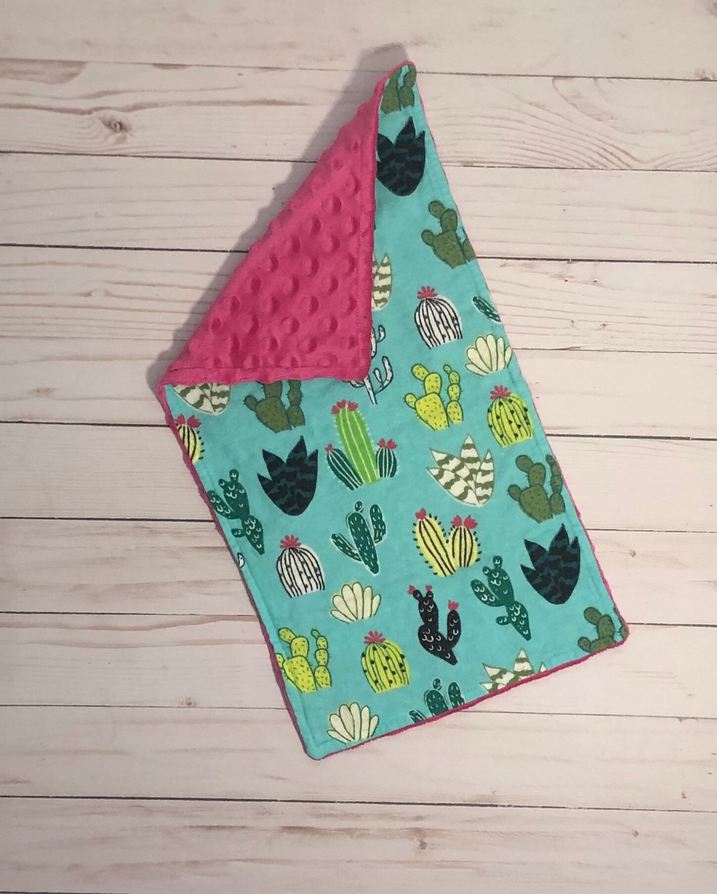 Kaktus Spucktuch Für Baby Mädchen - Shower Oder Sprinkle Geschenk Freund Grün, Aqua Und Pink Aus Minky Baumwolle von Etsy - GainseyandCo