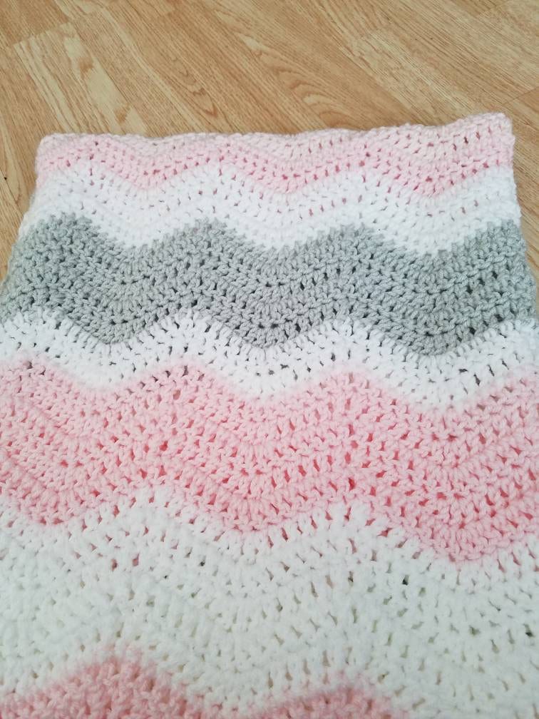 Geriffelte Babydecke/Regenbogen-Ripple-Decke Geriffelte Babydecke/Regenbogen-Ripple-Decke von Etsy - GandlcreationsShop