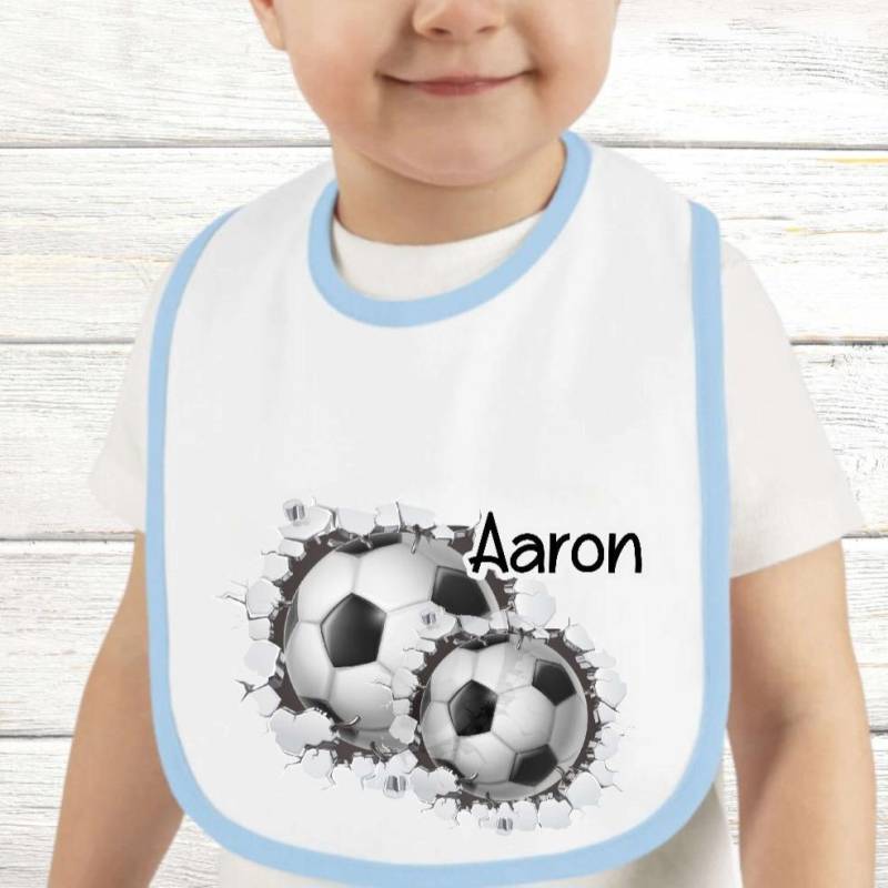 Baby Lätzchen Personalisiert Fußball Mit Name Junge Sabberlatz Latz Geschenk Geburt Taufe von Etsy - Geschenkelaedchen