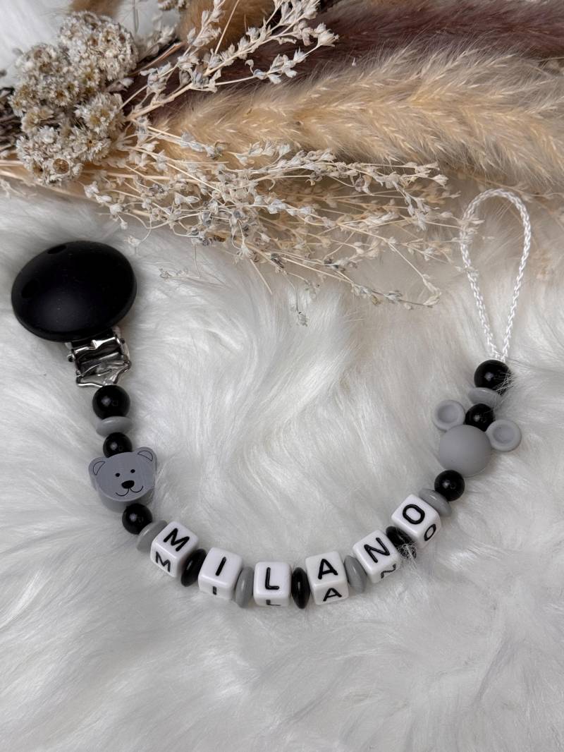 Schnullerkette Mit Namen, Schwarz Grau, Geschenkidee, Babyparty, Personalisiert von Etsy - GlamAccessoires