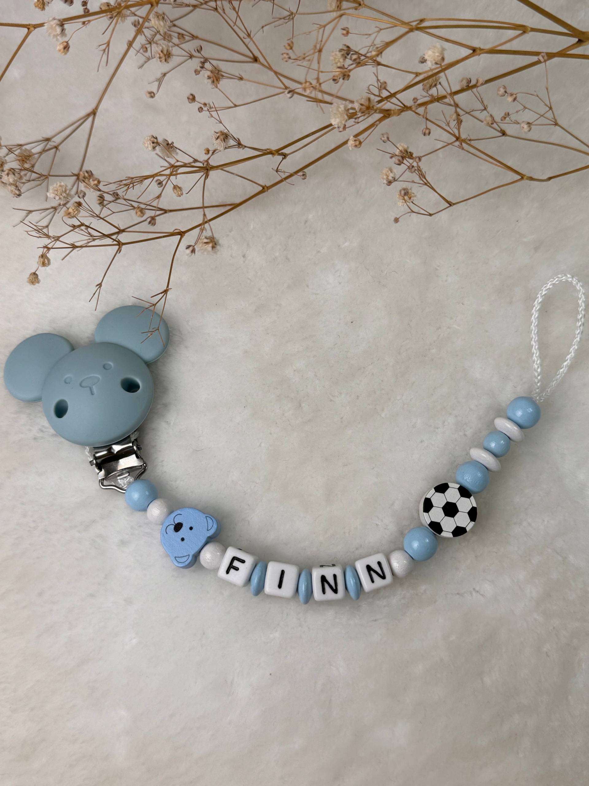 Schnullerkette Mit Namen - Hellblau Einem Fußball Und Bärchen Geschenkidee Babyparty- Personalisiert von Etsy - GlamAccessoires