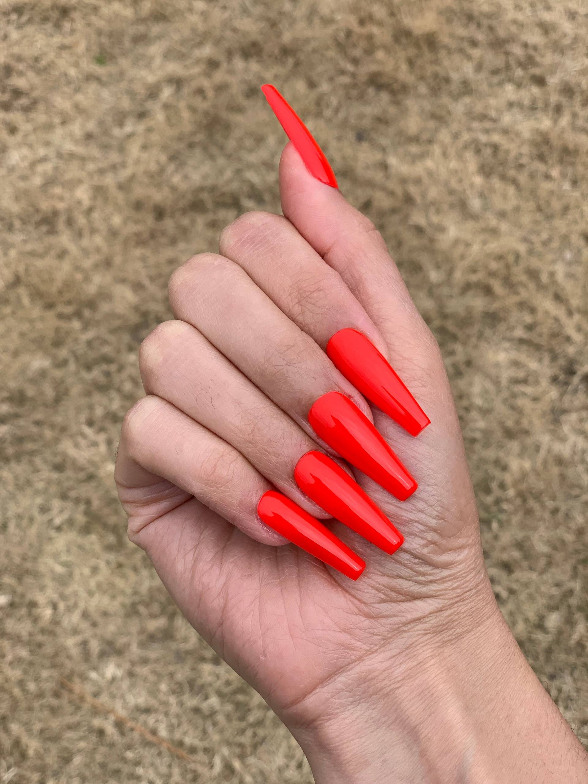 Sommerflamme | Rot Orange Handarbeit Press On Nails von Etsy - GoldenThirtyNails