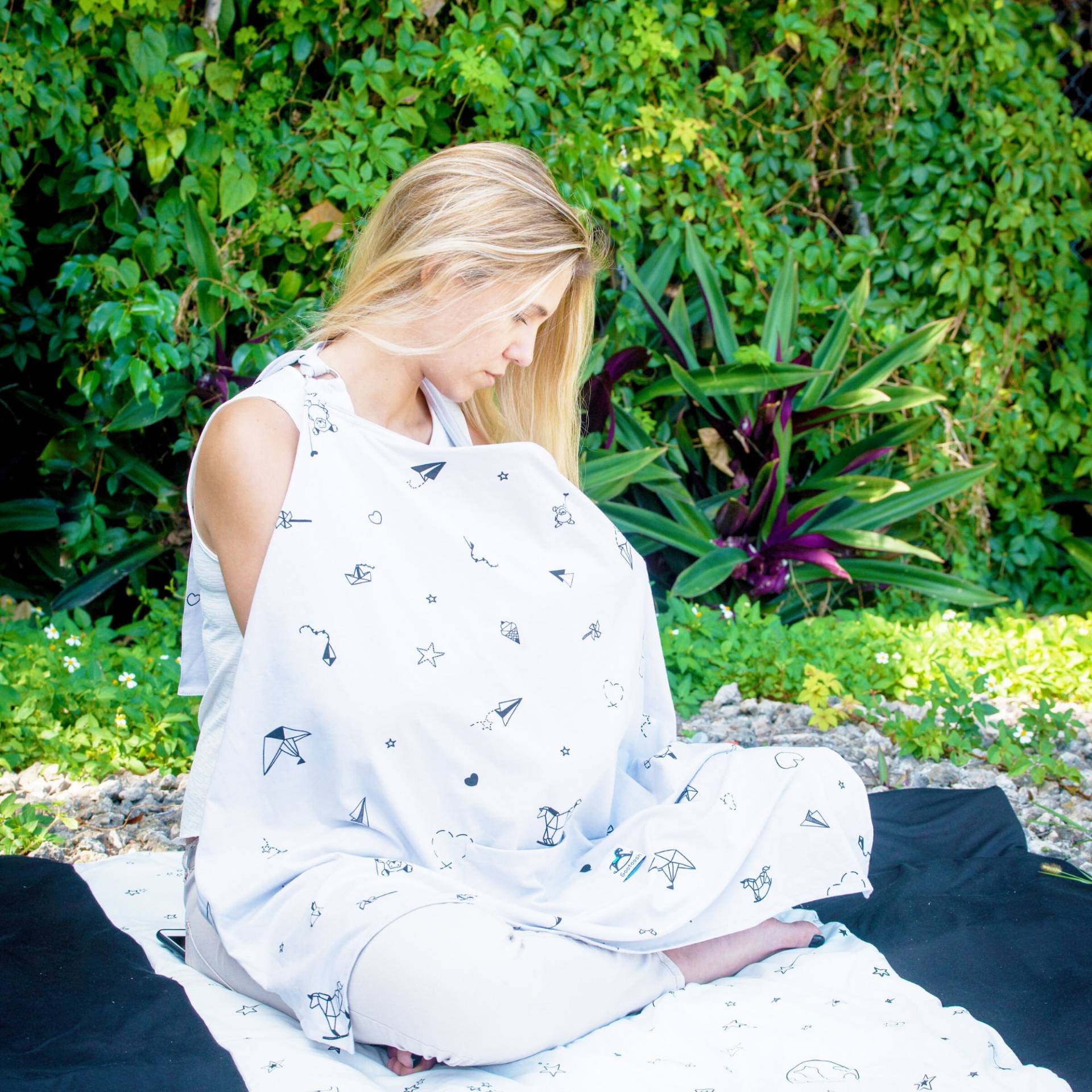 Verstellbarer Stillponcho Mit Beutel Aus Bio Baumwolle Verstellbarer Stillponcho Mit Beutel Aus Bio Baumwolle von Etsy - Gootoosh