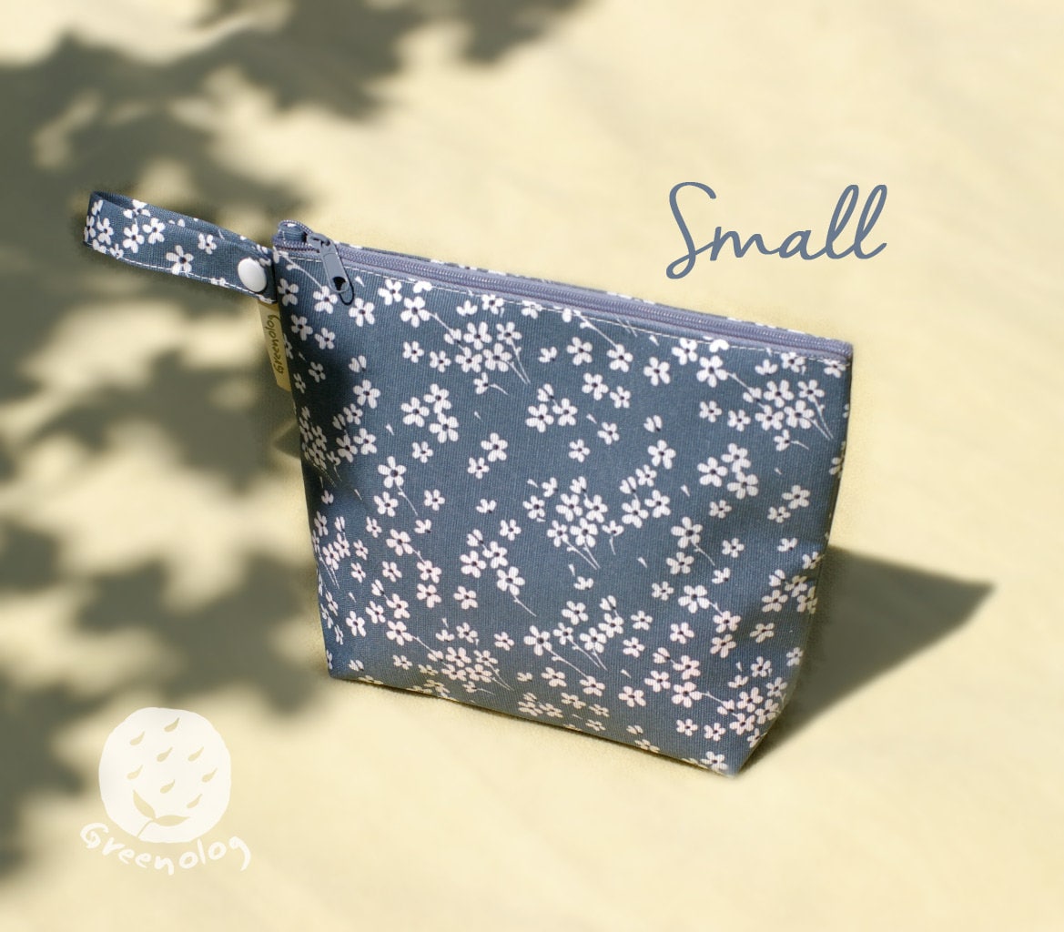 Wetbag Gr. S/L Mit Blümchen Navy von Etsy - Greenolog