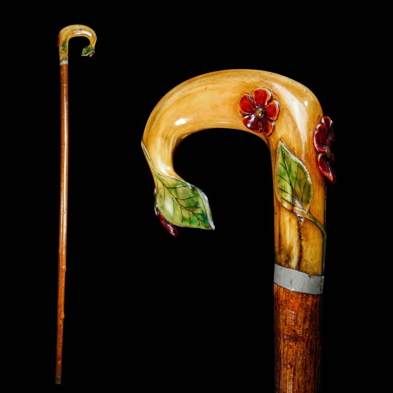 Eine Dekorative Geschnitzte Floral Horn Walking Cane C. 20. Jahrhundert von Etsy - GunildaArms