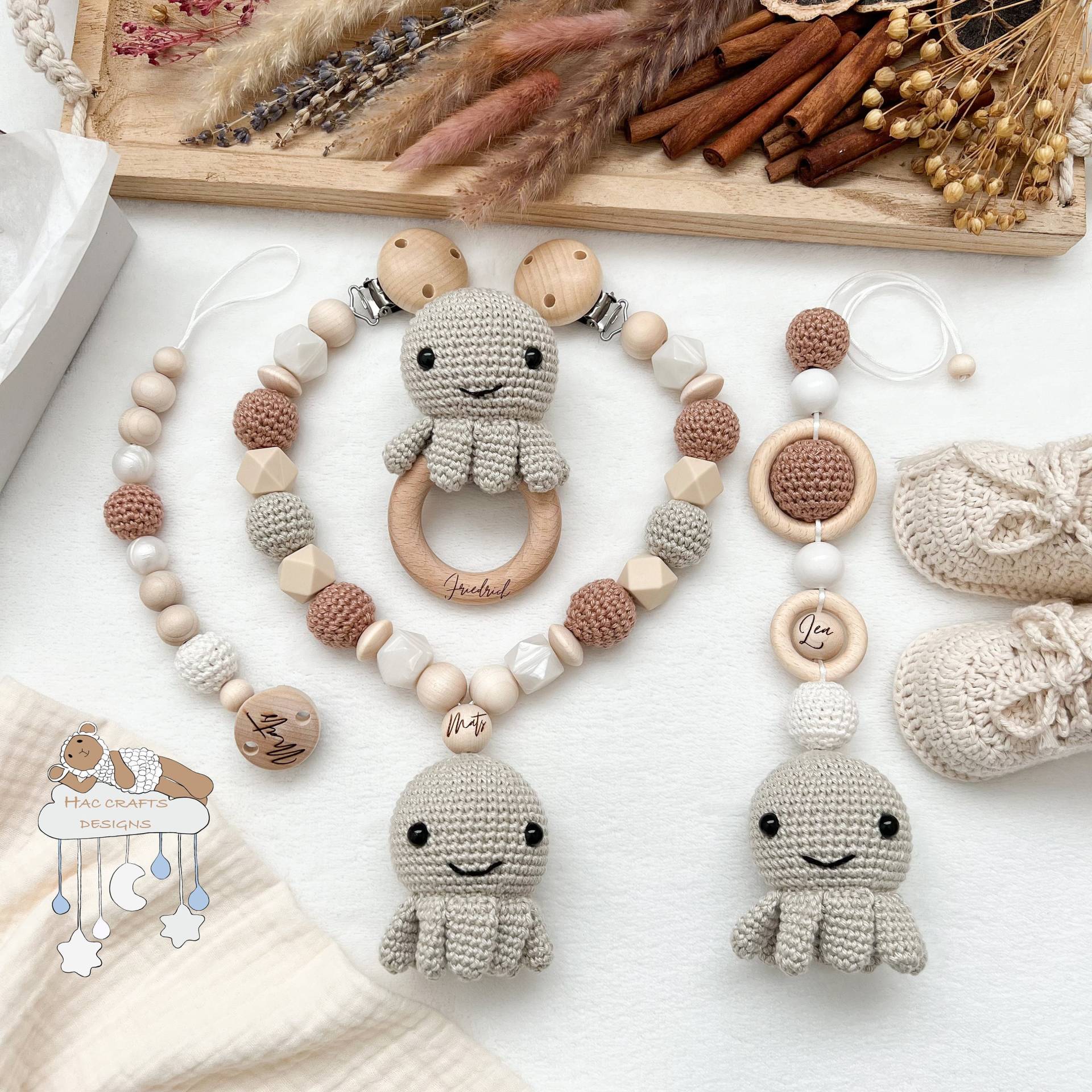 Oktopus in Naturtöne Und Taupe Gehäkelt Set Kinderwagenkette Anhänger Schnullerkette Junge Mädchen von Etsy - HACCraftsLittle