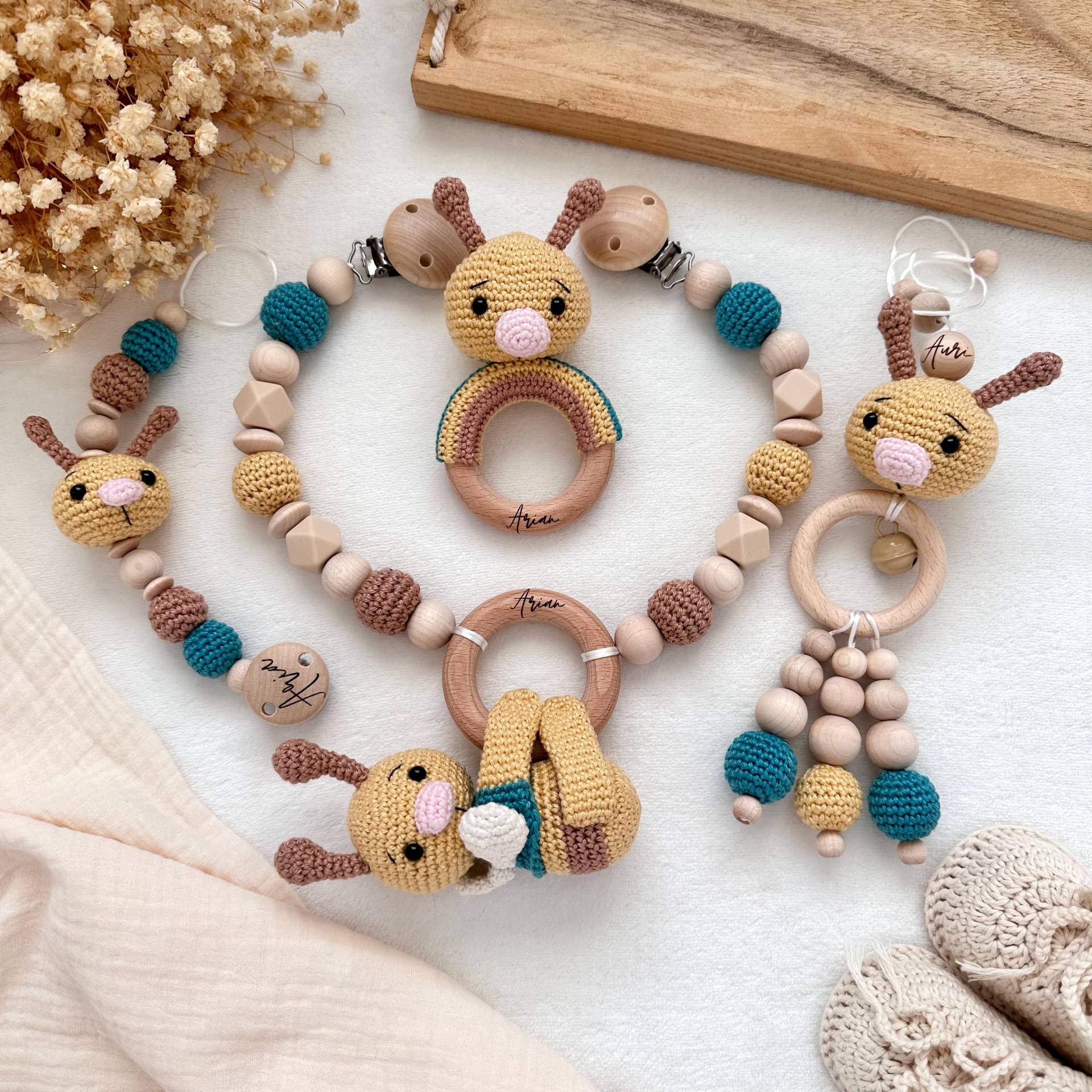 Personalisiert Biene Sparset Kinderwagenkette Anhänger Schnullerkette Geburtsgeschenk Taufe Babyshower von Etsy - HACCraftsLittle