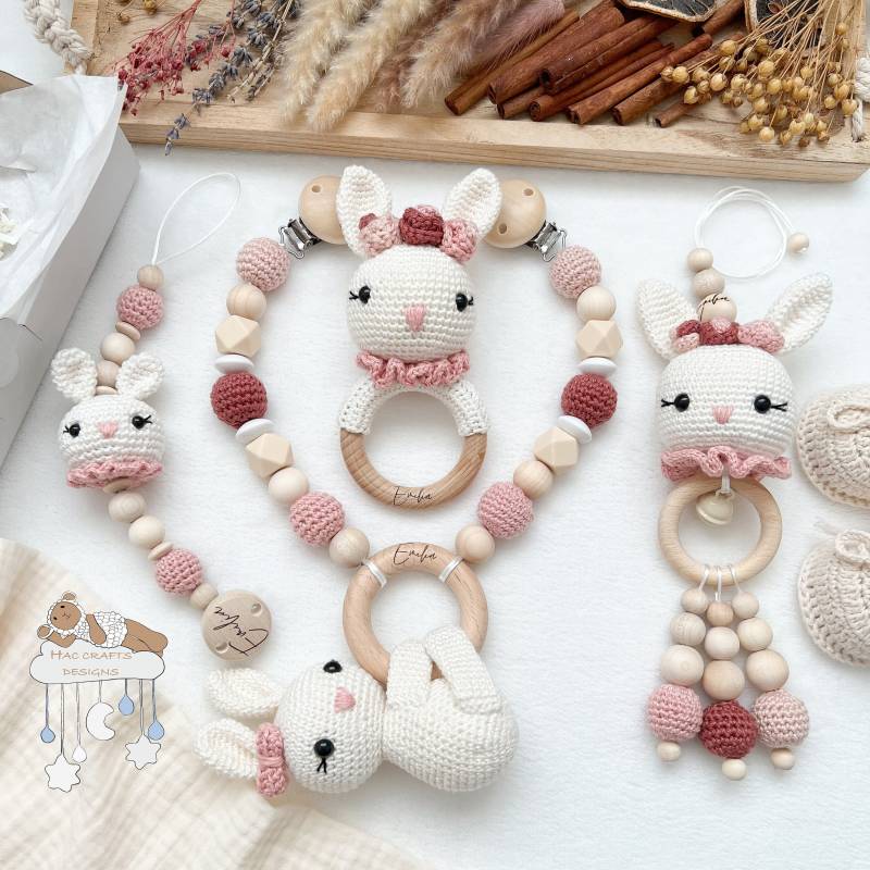 Personalisiert Hase Creme Und Rosa Sparset Kinderwagenkette Anhänger Greifring Schnullerkette Babyshower Taufe Geburtsgeschenk Mit Gravur von Etsy - HACCraftsLittle