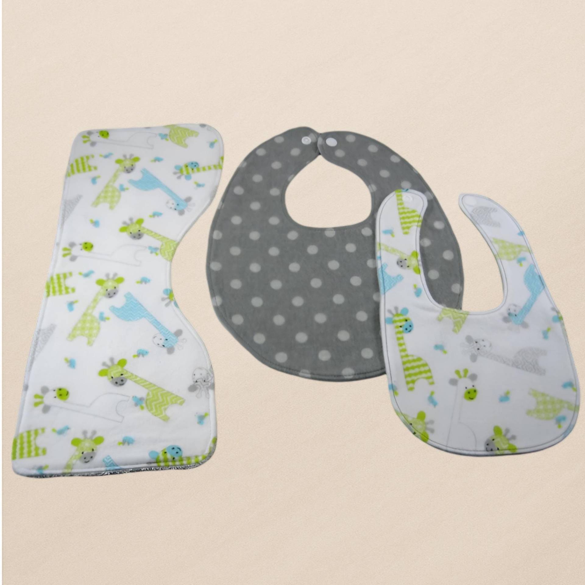 Giraffe & Polka Dot Lätzchen Und Spucktuch Set Giraffe & Polka Dot Lätzchen Und Spucktuch Set von Etsy - HDDBoutique