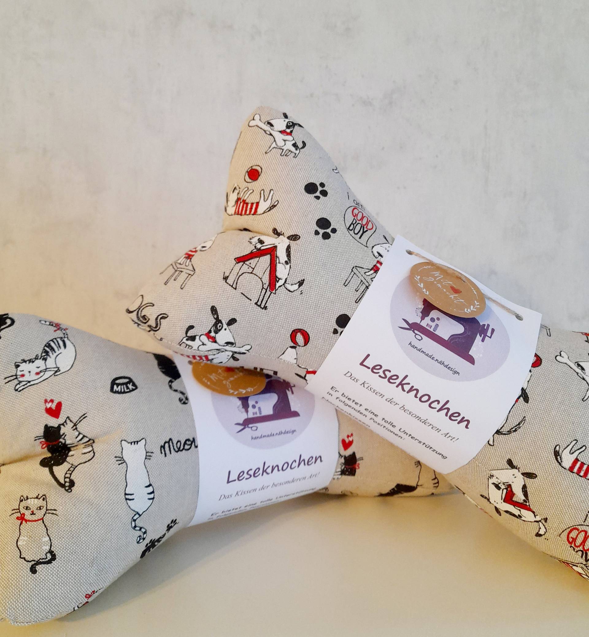 Leseknochen Nackenkissen 36x18 cm Handmade Hund/Katze von Etsy - HandmadeNaehdesign