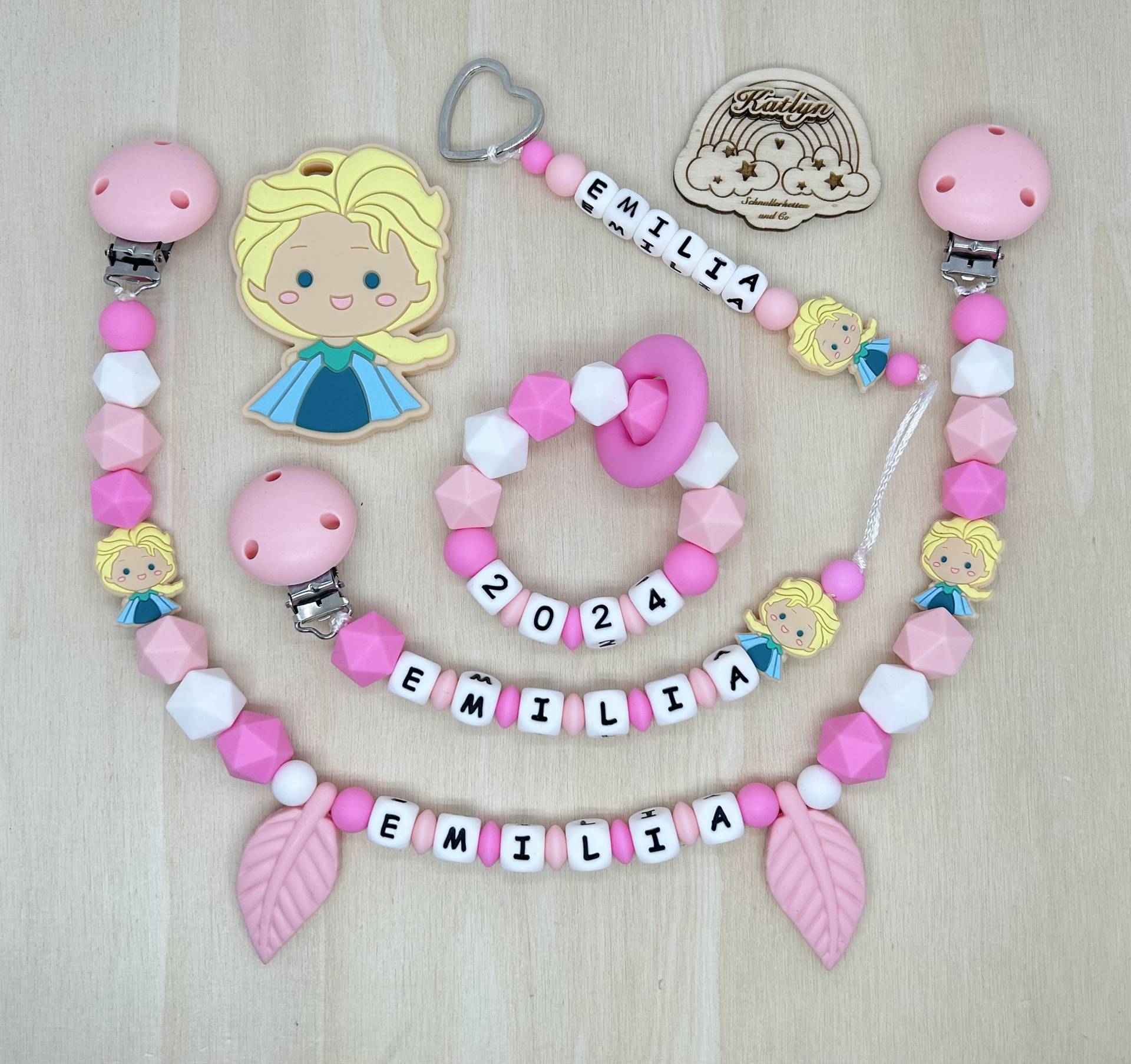 Babygeschenk Schnullerkette Mit Name , Kinderwagenkette, Schlüsselanhänger Und Greifling Aus Silikon Perlen + Ring Adaptor Gratis von Etsy - Handmadekatlyn